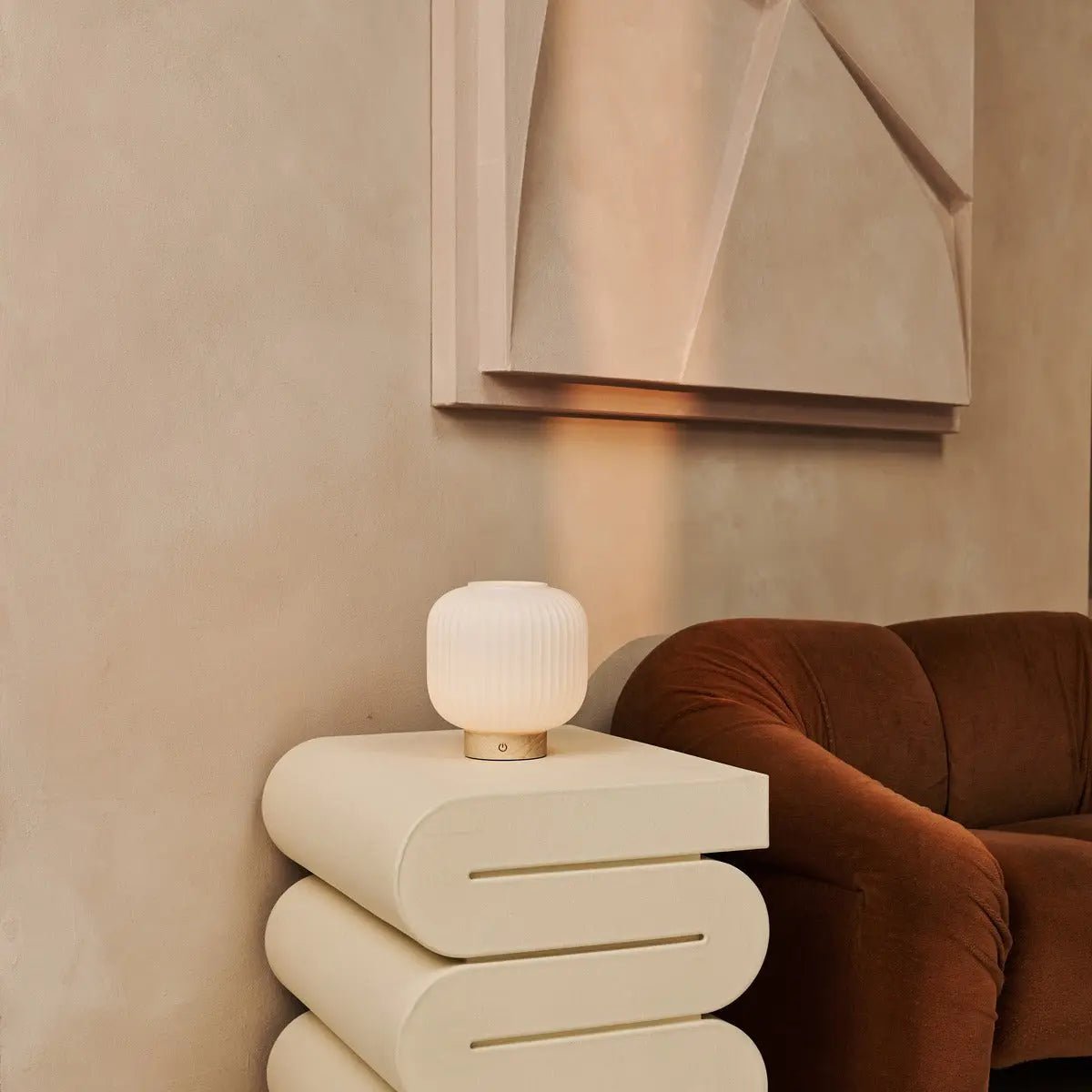 Lyla lysebrun unik genopladelig bordlampe