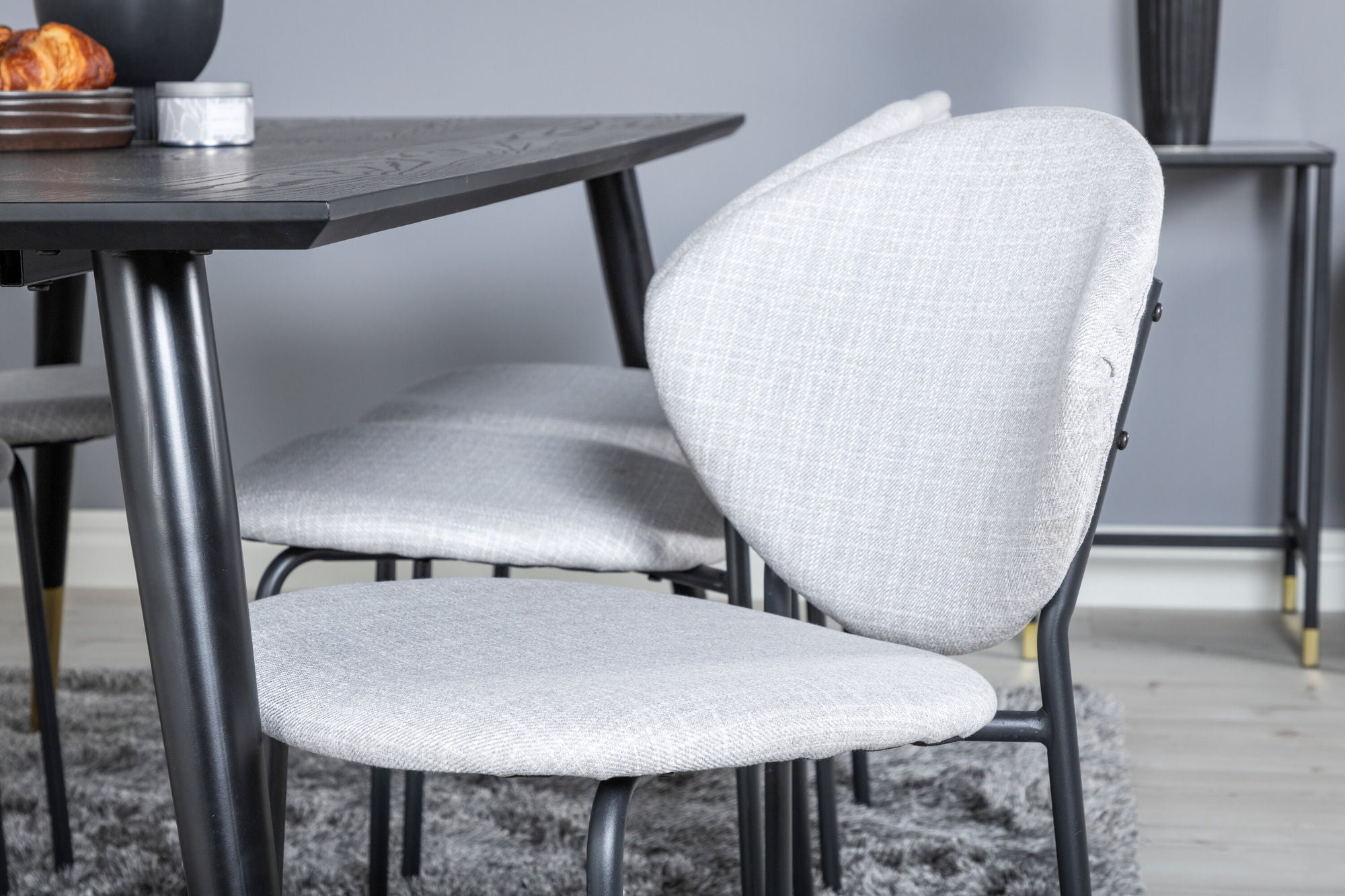 Venture Home Dipp spisebord - 180*90cm - Black / Black Brass+Vault Spisebordsstol - Black Legs - Grey Fabric_6