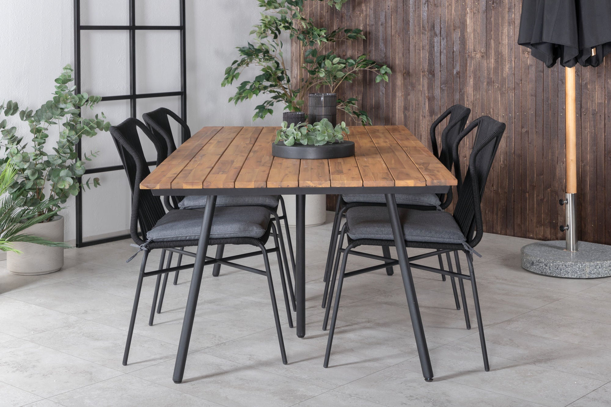 Venture Home Chan spisebord - Black Steel / Acacia (teak look) - 200cm+Julian Spisebordsstol - Black Steel / Black Rope (stackable)_4