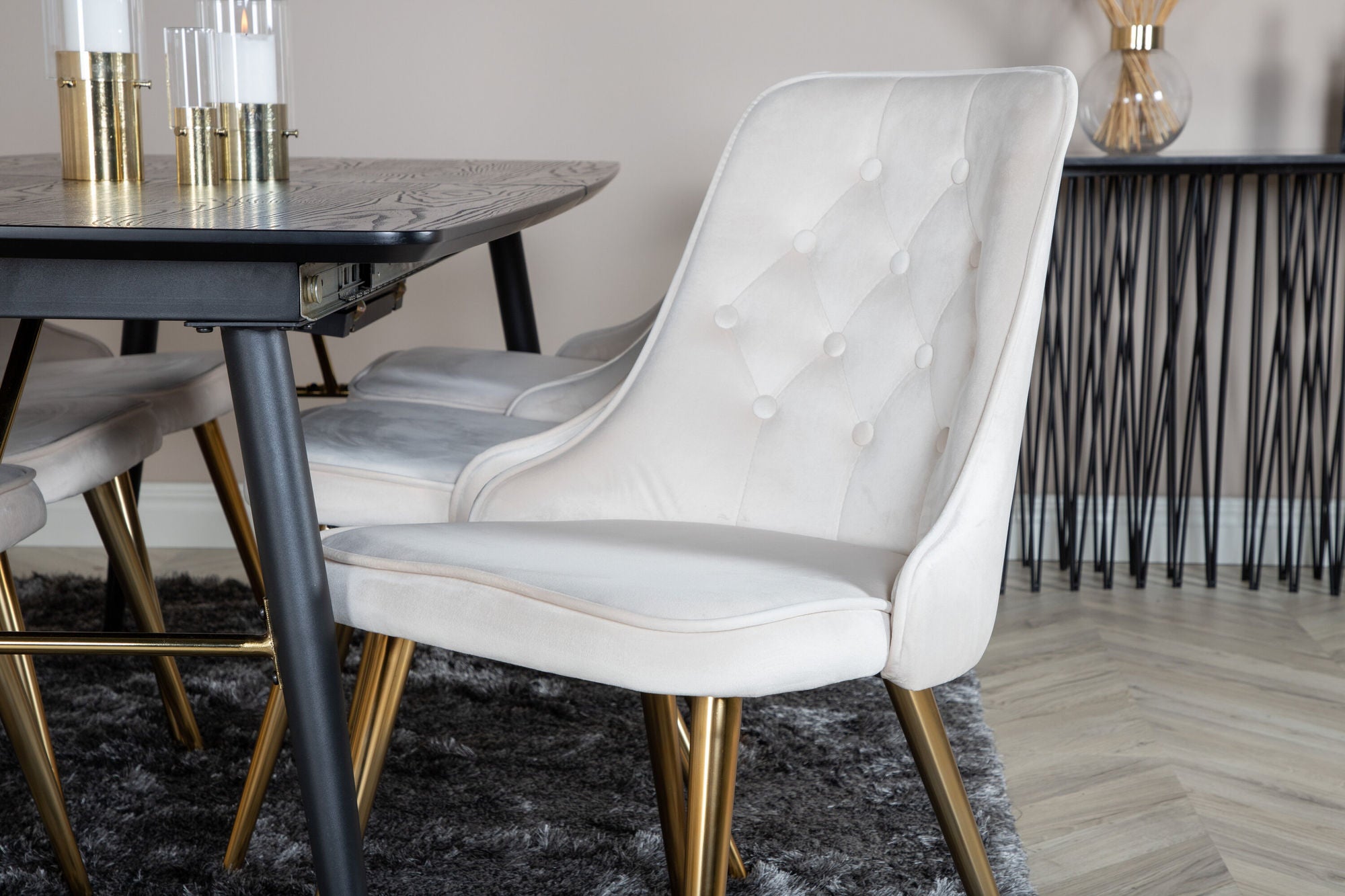 Venture Home Gold Extention bord - 180/220*85*H76 Black Veneer - Black legs - Brass details+Velvet Deluxe Spisebordsstol - Beige / Brass_6