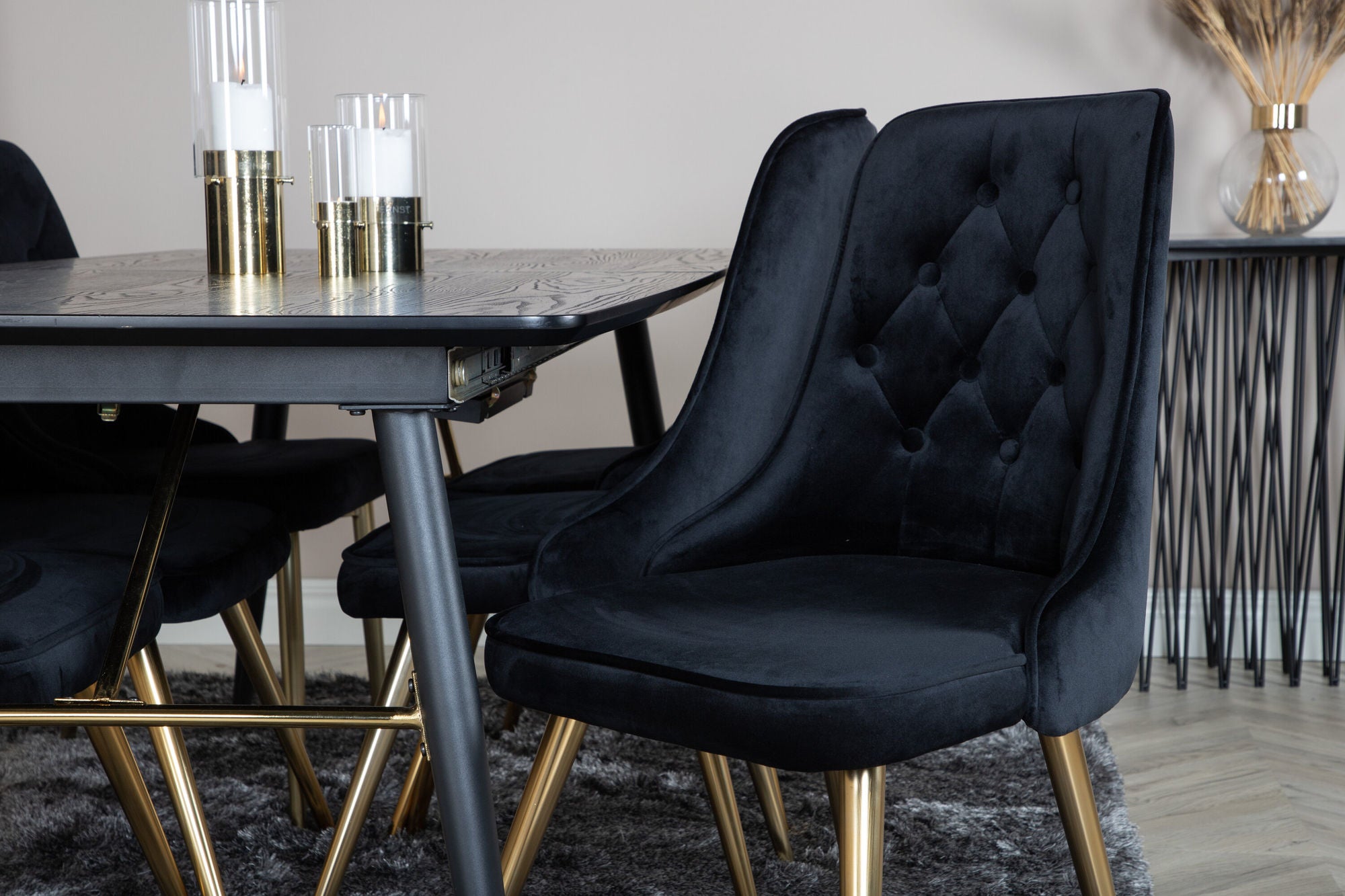 Venture Home Gold Extention bord - 180/220*85*H76 Black Veneer - Black legs - Brass details+Velvet Deluxe Spisebordsstol - Black / Brass_6