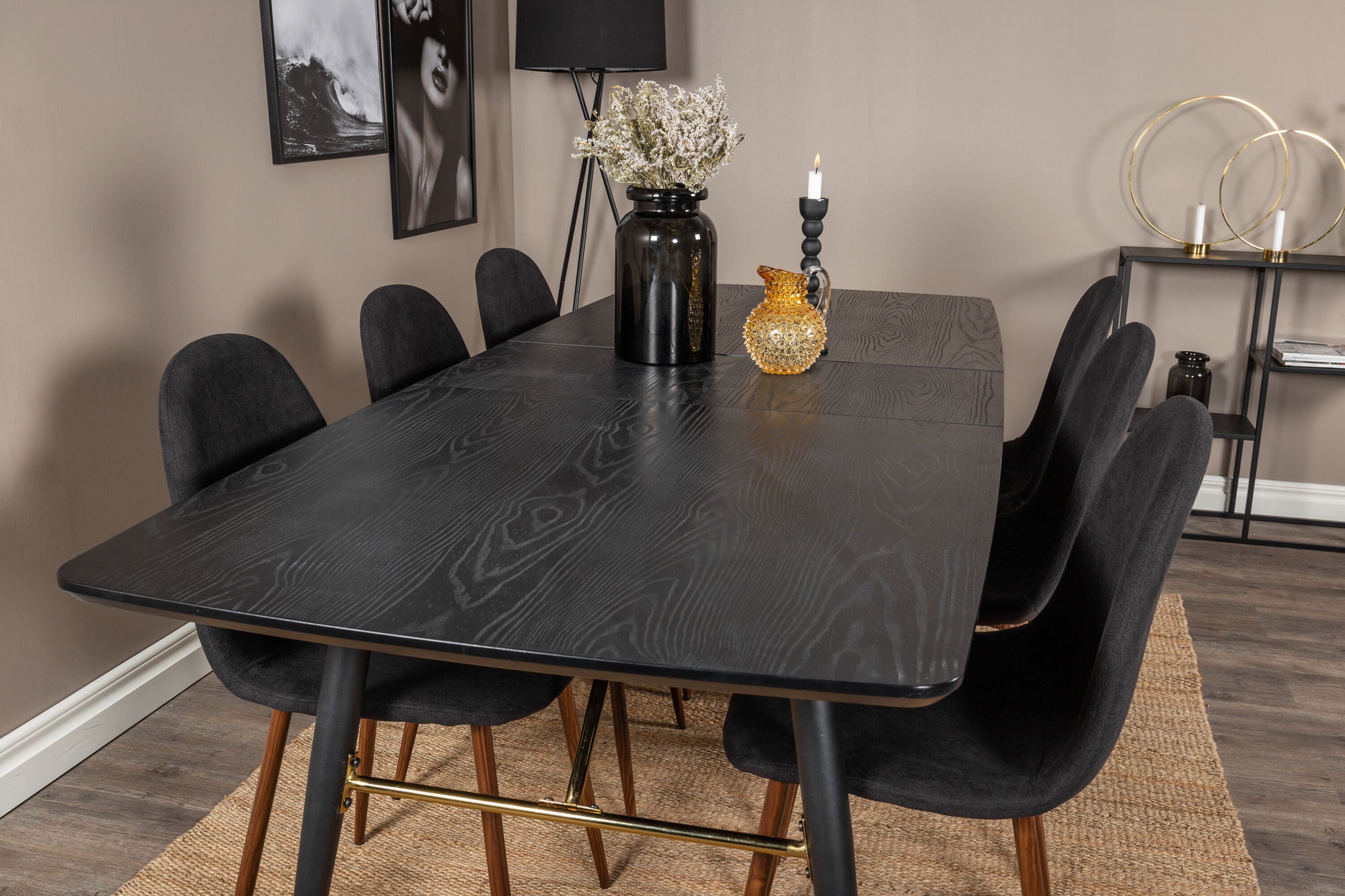 Venture Home Gold Extention bord - 180/220*85*H76 Black Veneer - Black legs - Brass details+Polar Spisebordsstol - Walnut Legs - Black Fabric_6