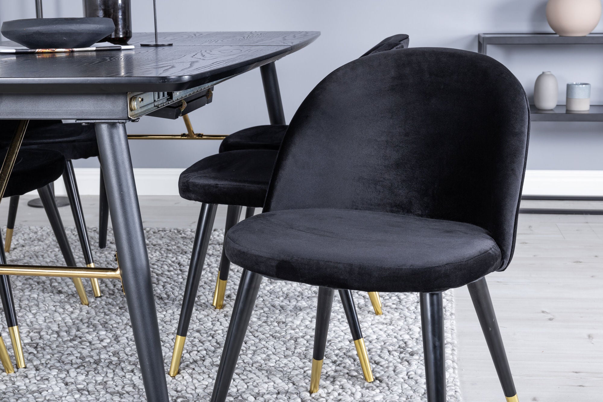 Venture Home Gold Extention bord - 180/220*85*H76 Black Veneer - Black legs - Brass details+Velvet Spisebordsstol Brass - Black / Black_6