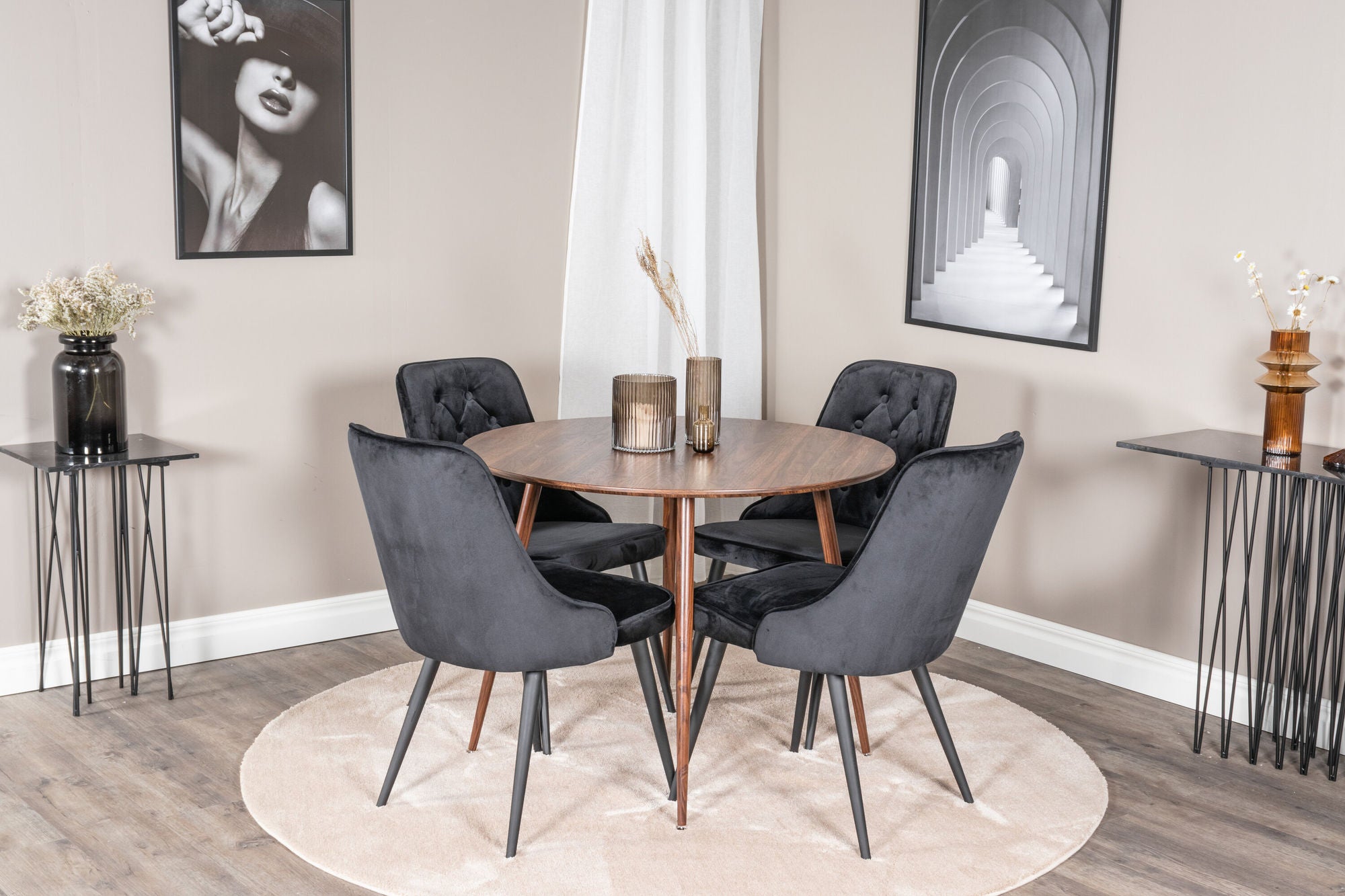 Venture Home Plaza rund bord 100 cm - Walnut top - Walnut legs+Velvet Deluxe Spisebordsstol