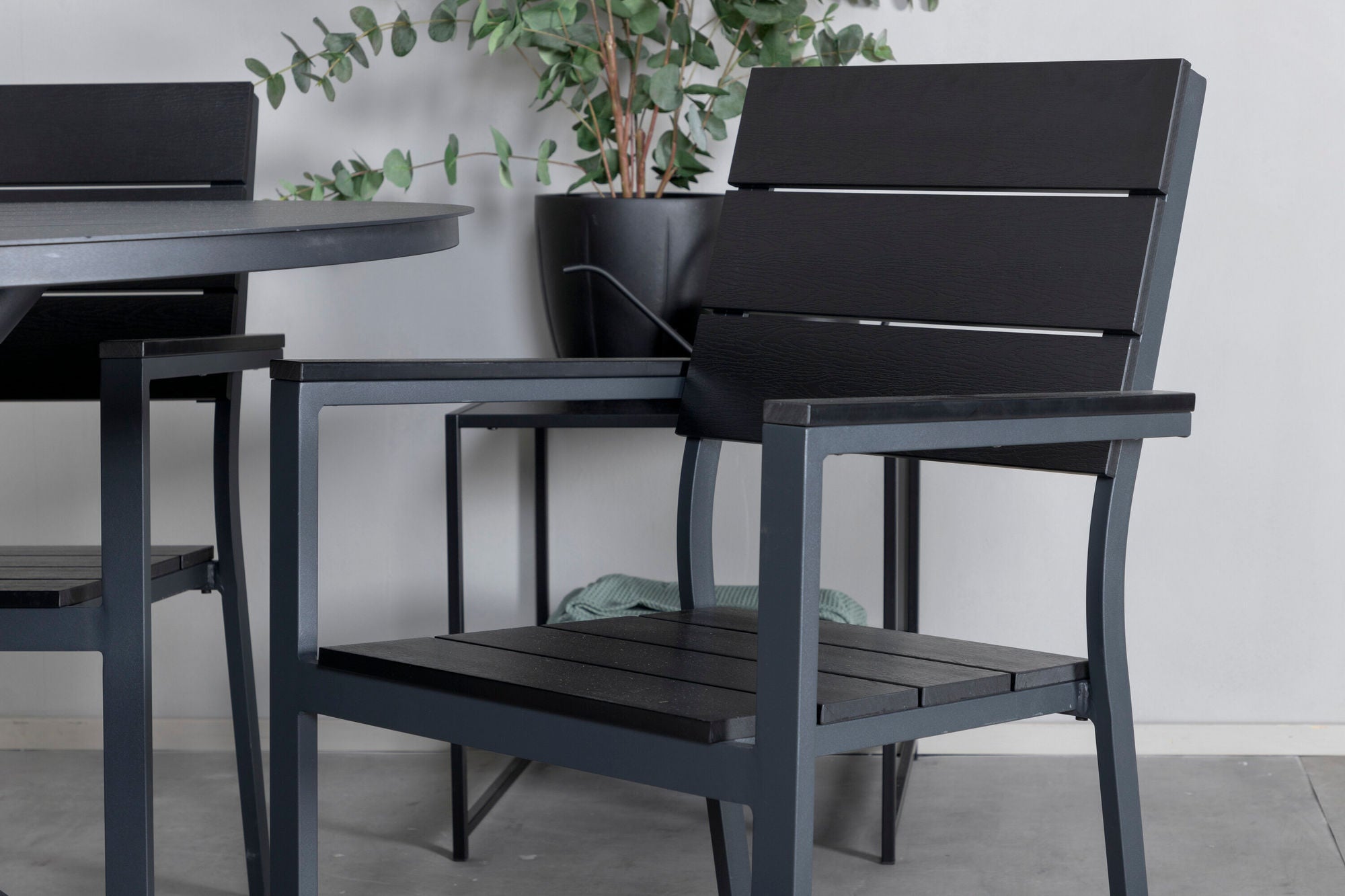 Venture Home Alma spisebord - Black Alu - ø120cm+Levels stol (stackable) - Black Alu / Black Aintwood_4