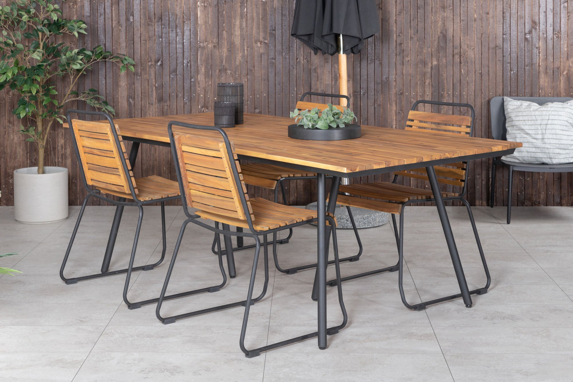 Venture Home Chan spisebord - Black Steel / Acacia (teak look) - 200cm+Bois Spisebordsstol - Black Alu / Acacia_4