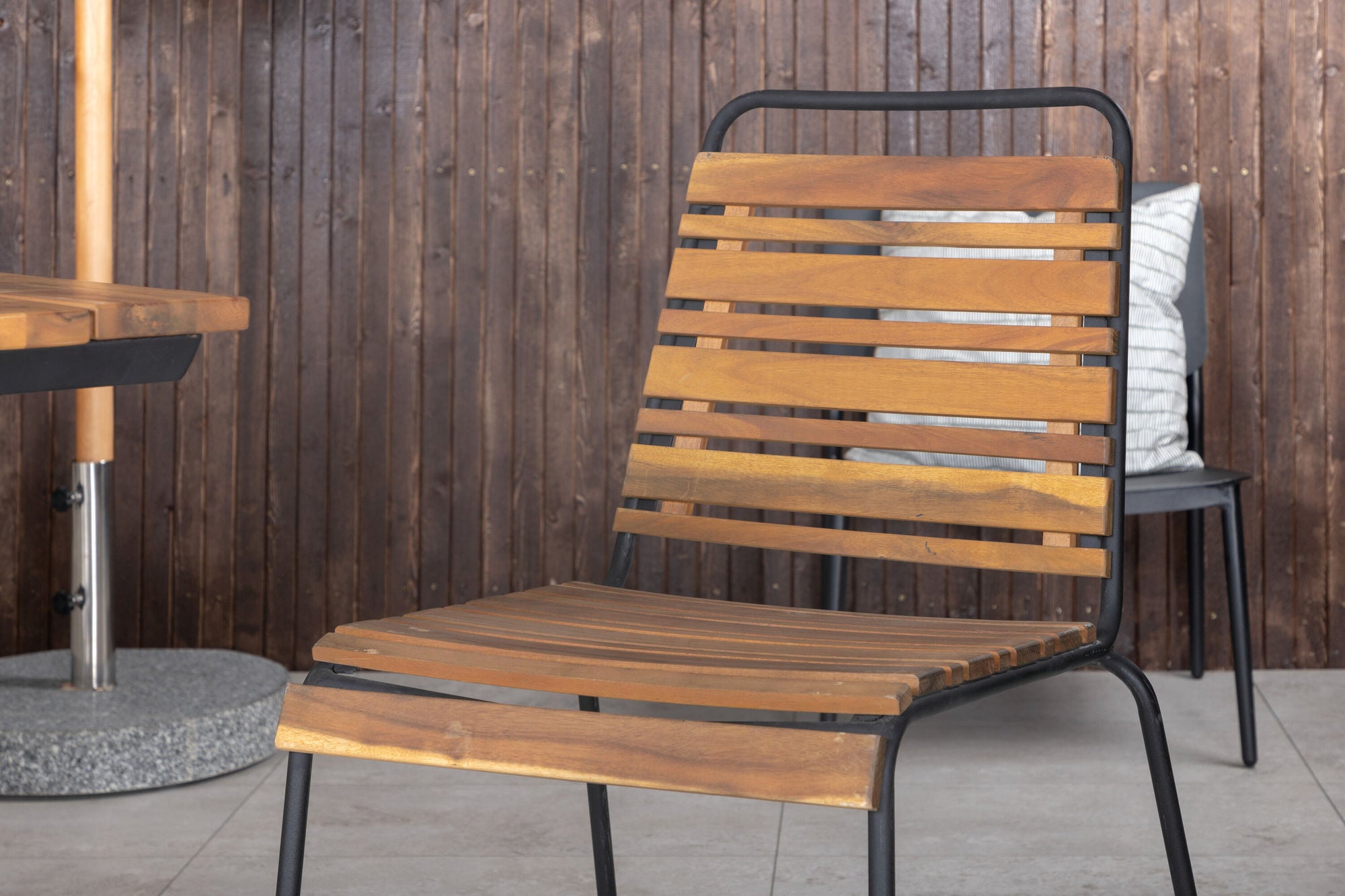 Venture Home Chan spisebord - Black Steel / Acacia (teak look) - 200cm+Bois Spisebordsstol - Black Alu / Acacia_4