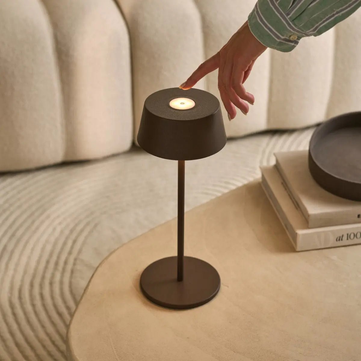 Hugo Mocha Brown genopladelig bordlampe