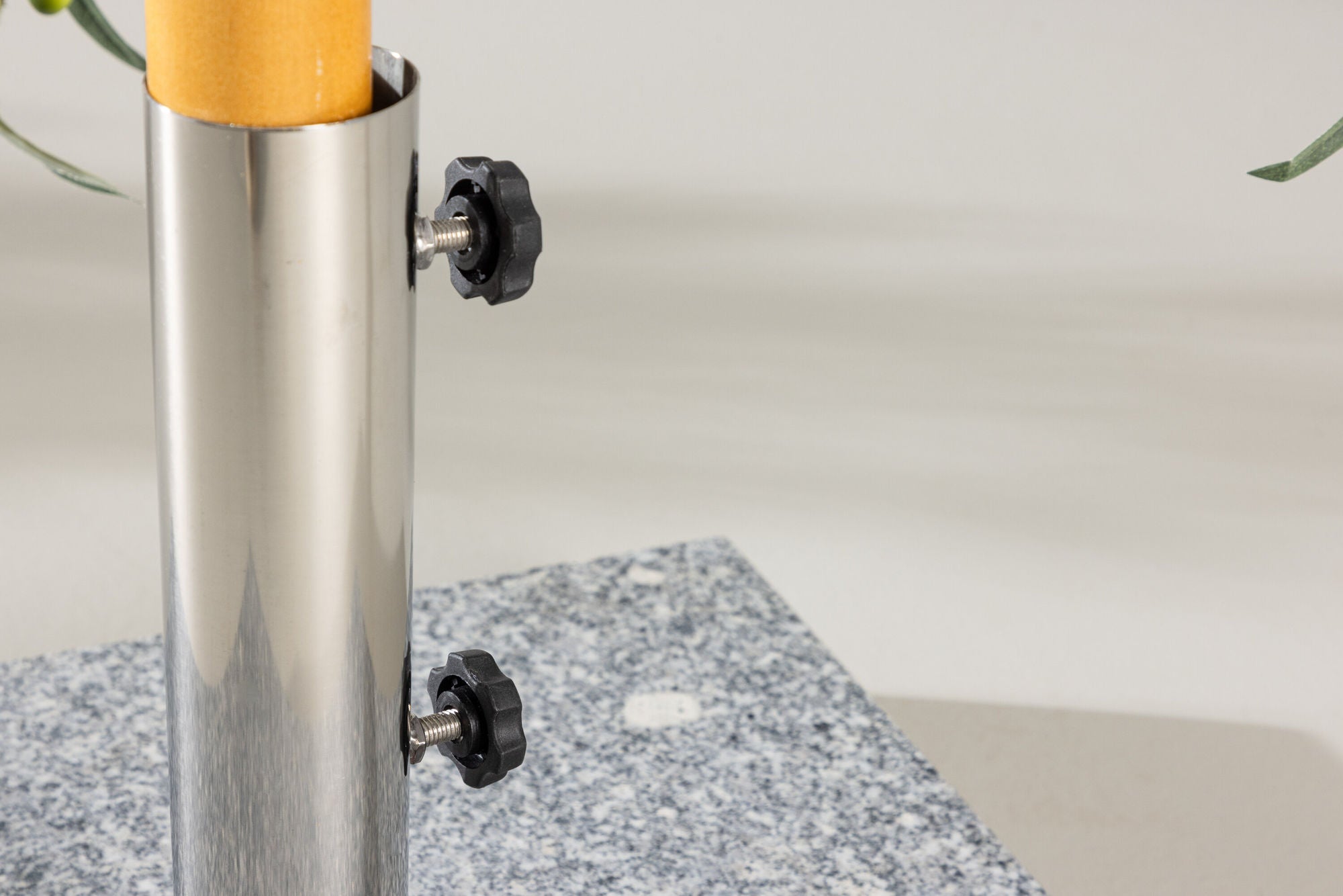 Venture Home Stathera - Umbrella stone - Rough stone