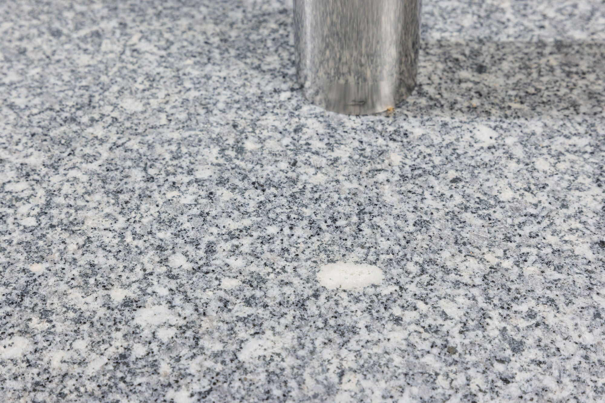 Venture Home Stathera - Umbrella stone - Rough stone