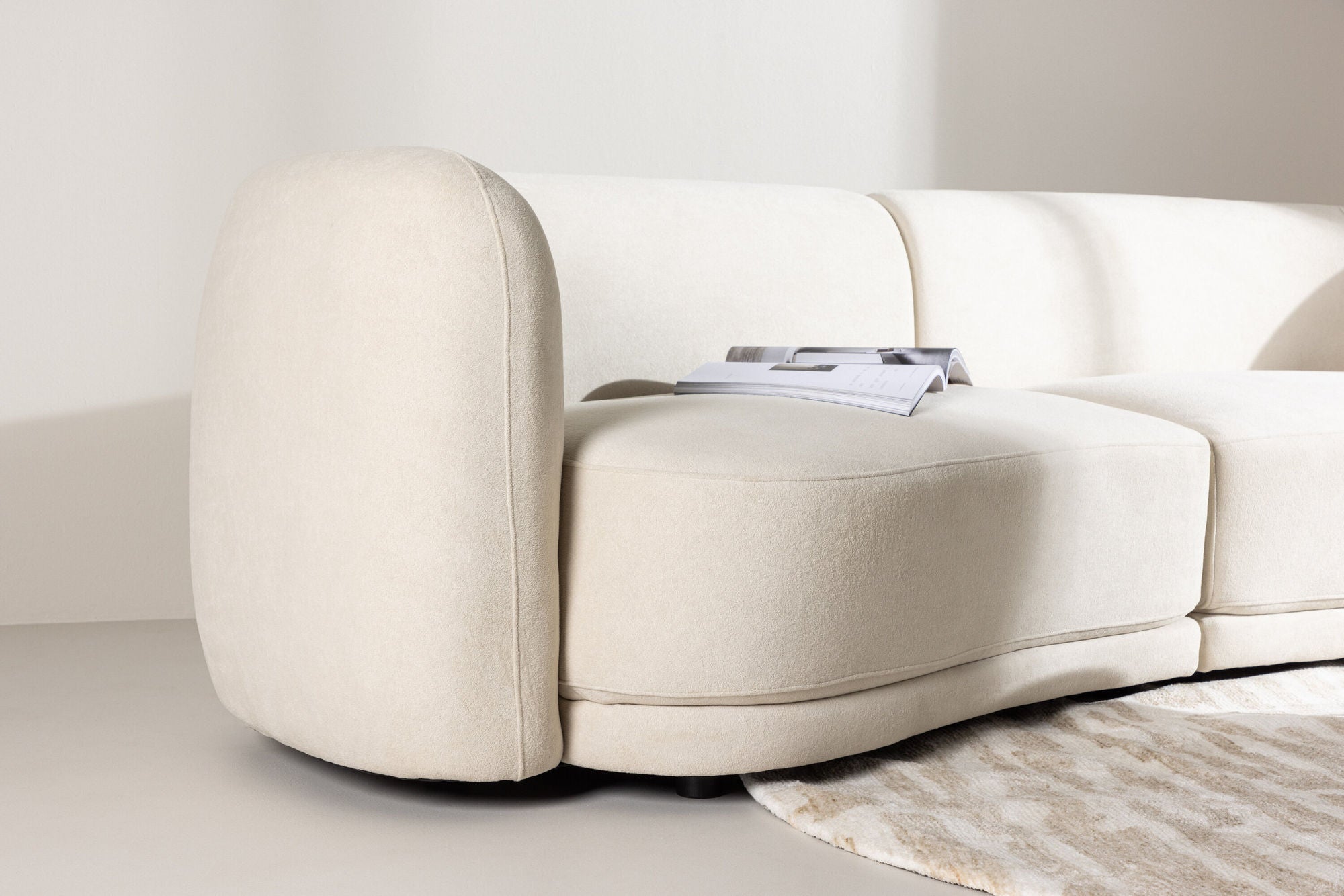 Venture Home Cielo 3-seat Sofa - White  /