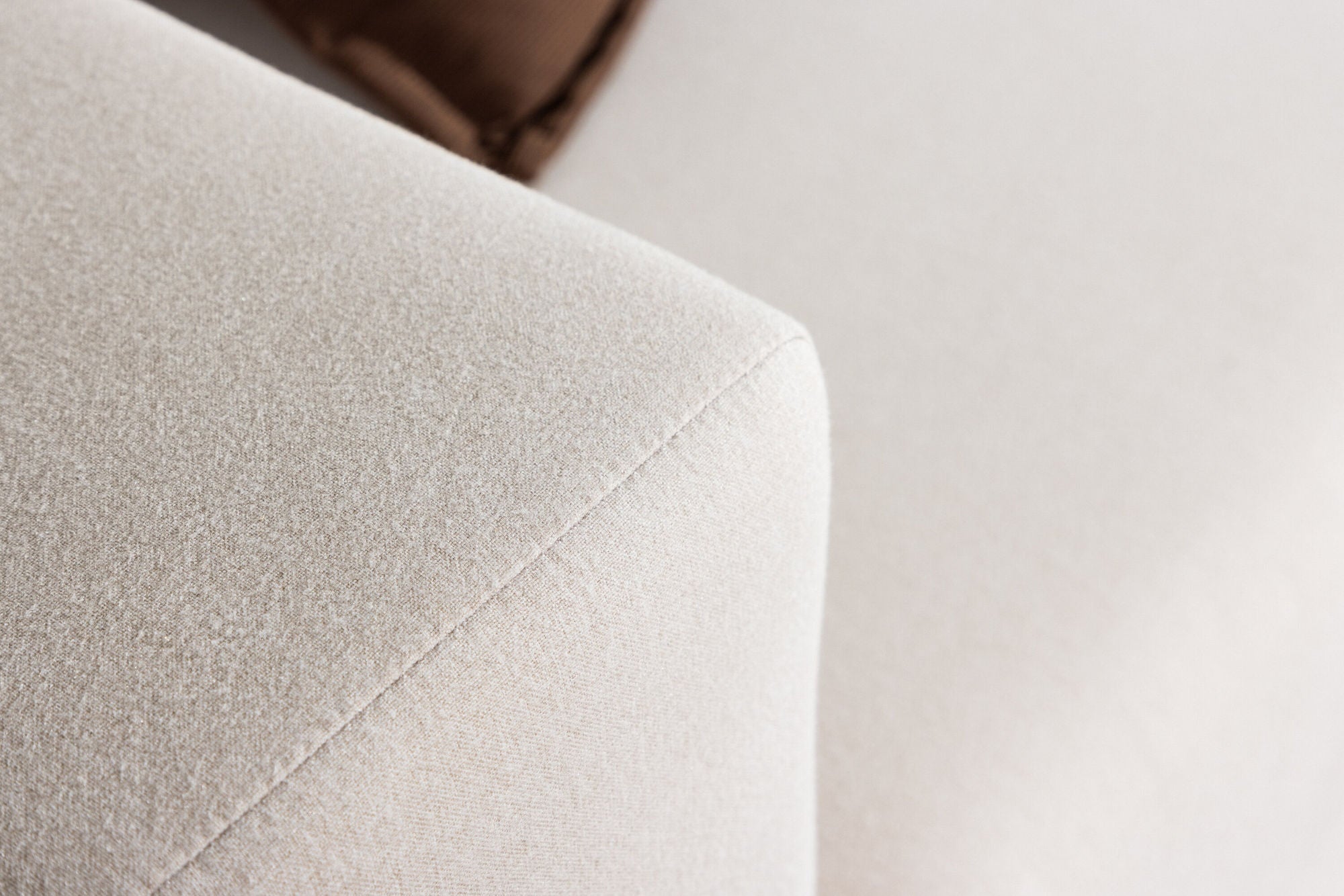 Venture Home Lumi 3-seat Sofa - White Linen /