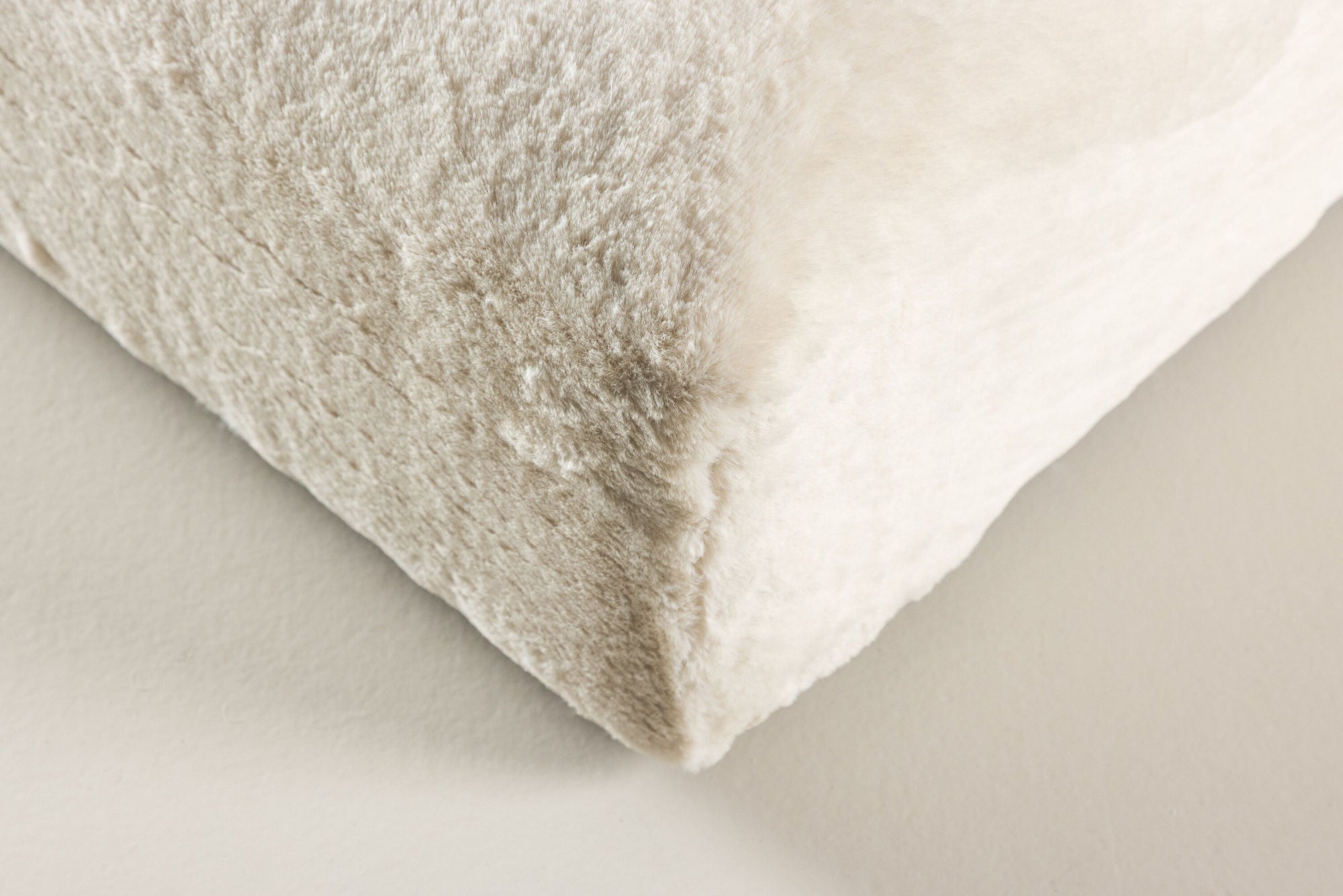 Venture Home Davie Pouf 100*100 - Beige Faux fur /
