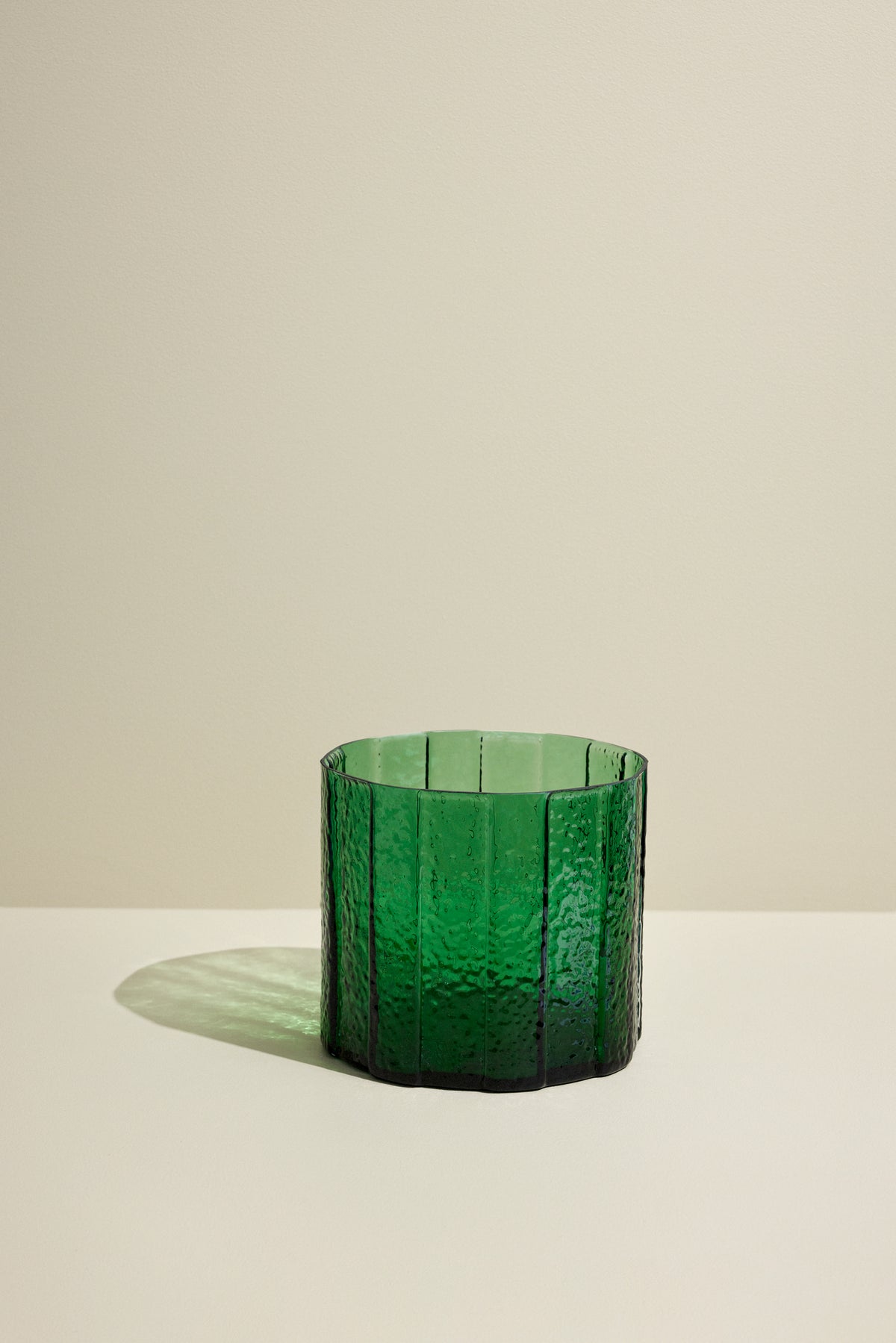 Smaragdgrøn vase