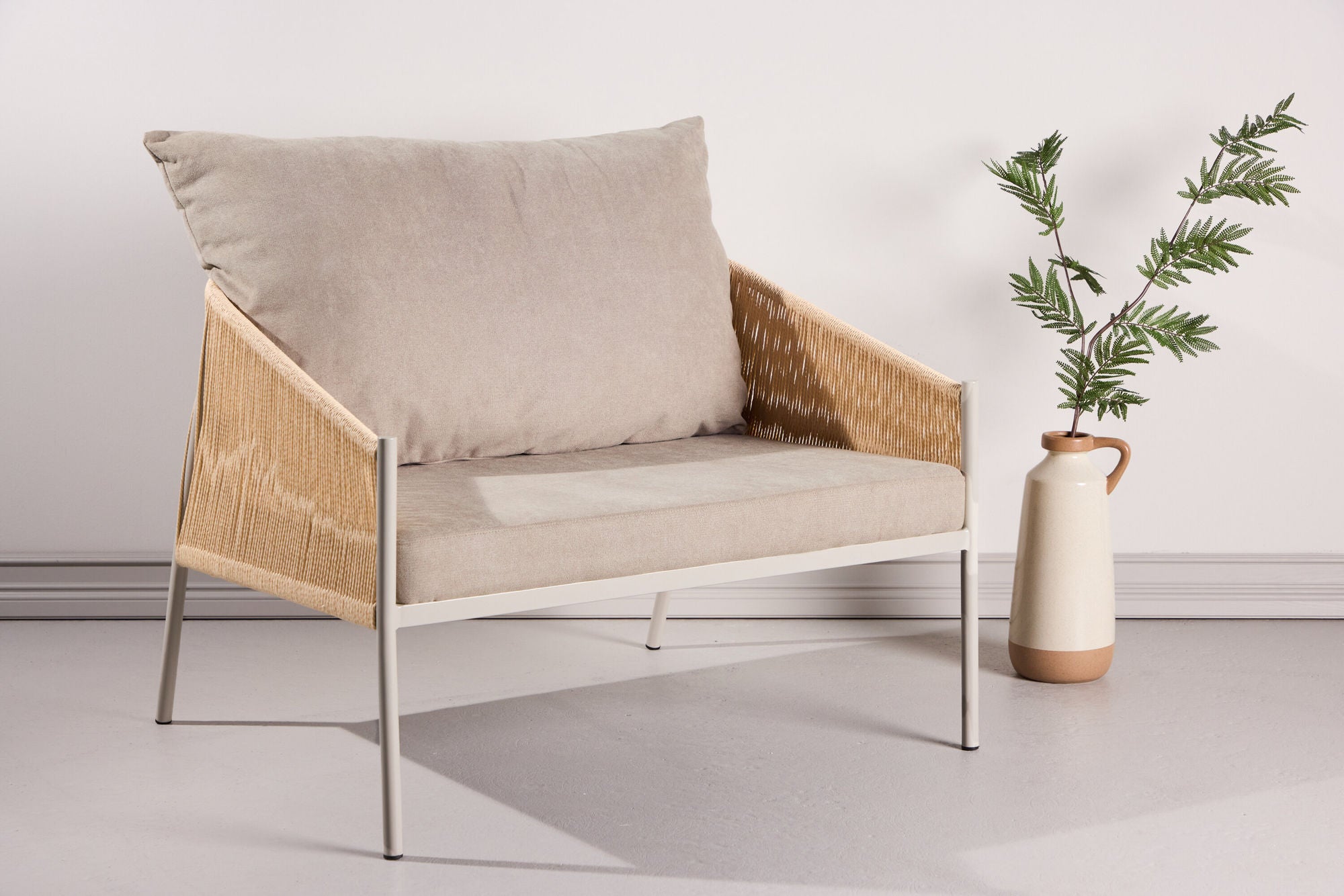 Vind Louie Lounge stol - Beige Steel Frame / Rope Beige Linen Fabric