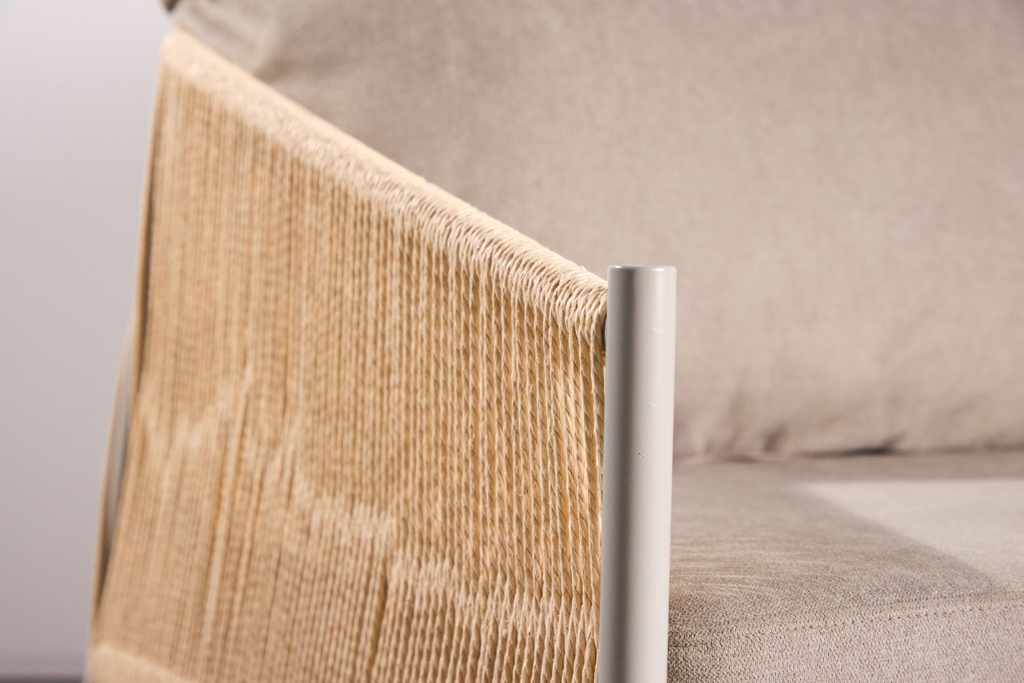 Vind Louie Lounge stol - Beige Steel Frame / Rope Beige Linen Fabric