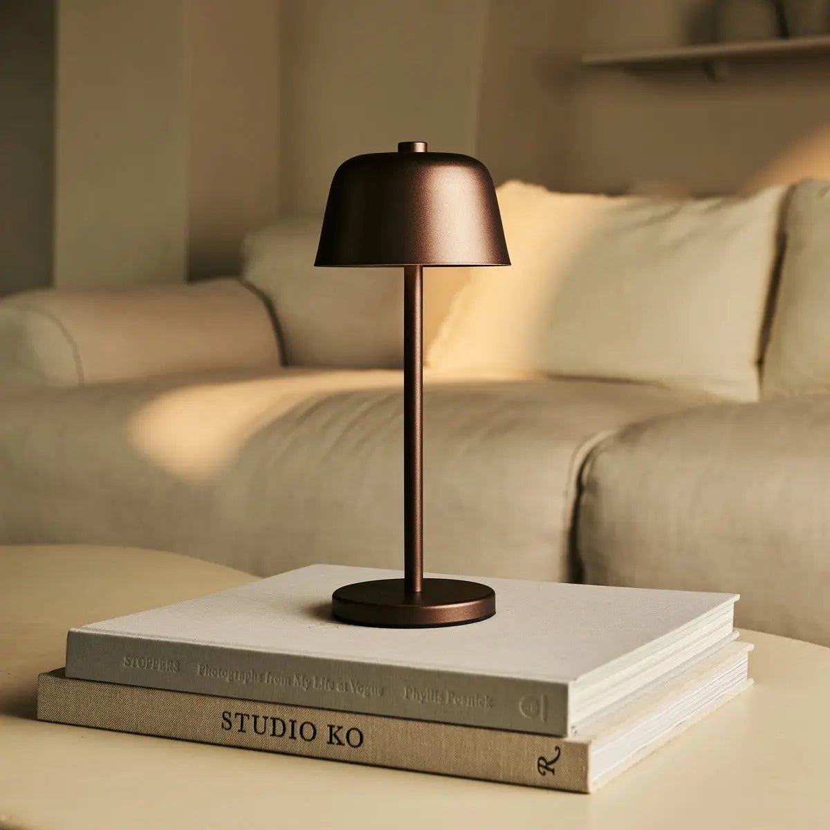 Anton Espresso Brun genopladelig bordlampe