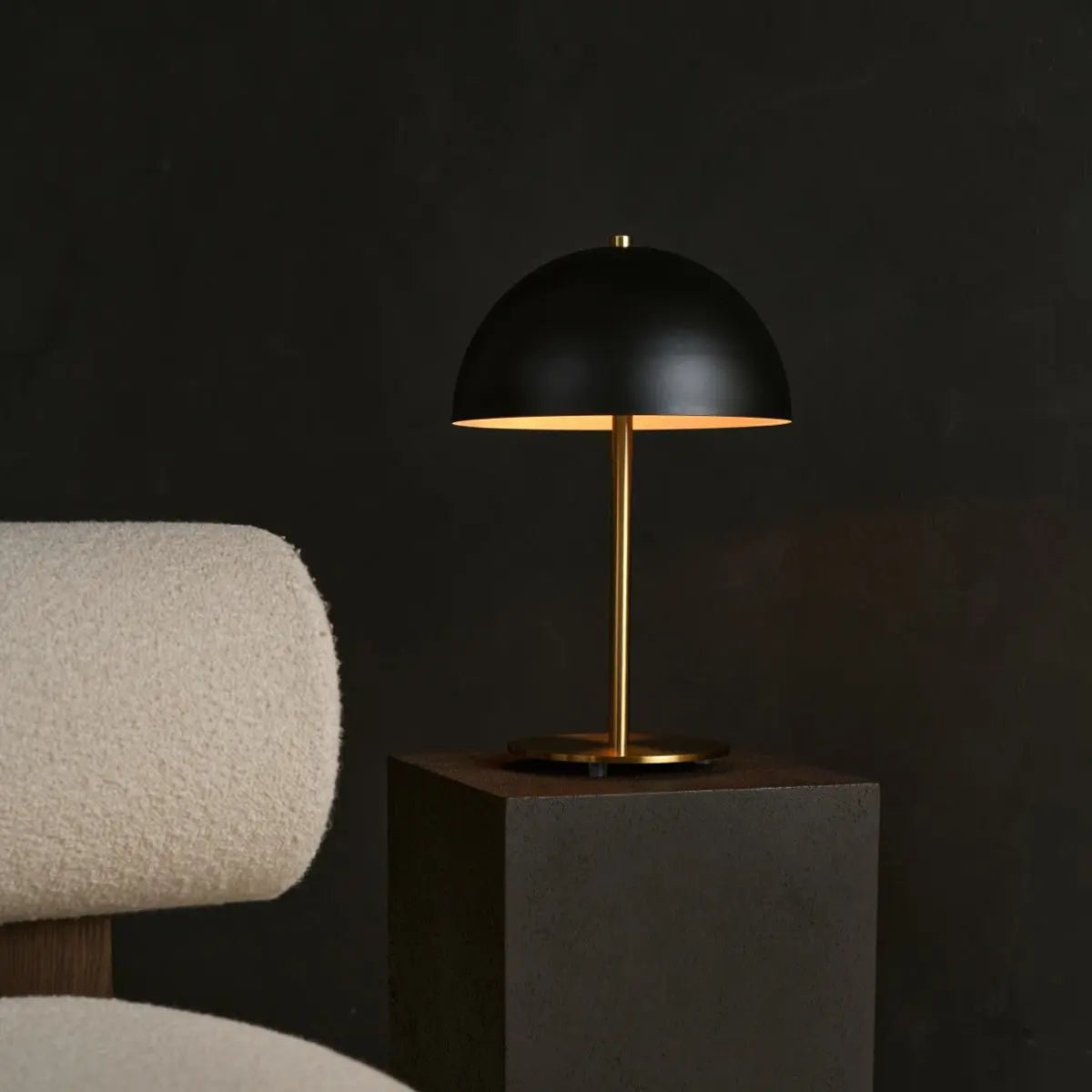 Lola Guld & Sort Bordlampe
