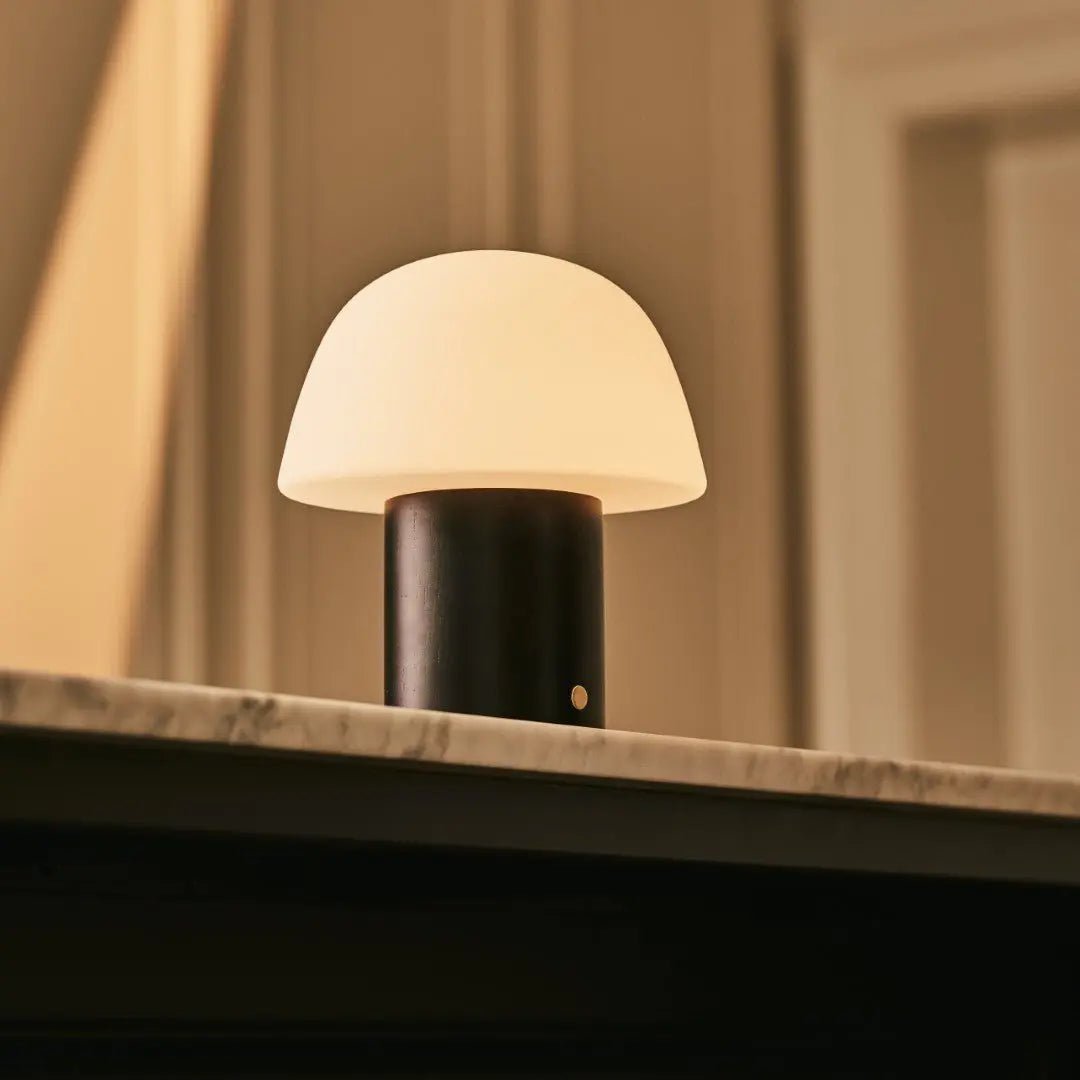 Yannick Black genopladelig bordlampe