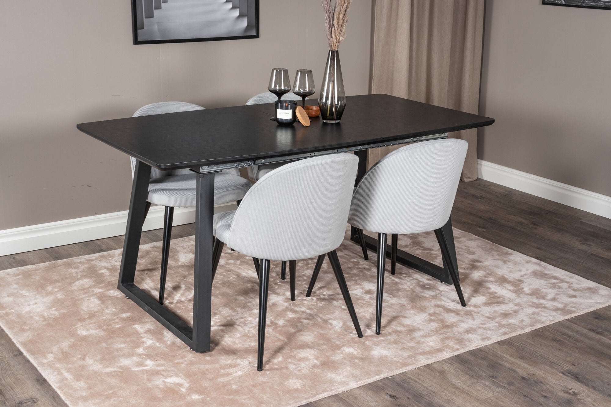 Venture Home Inca Extentionbord - Black top / black Legs+Velvet Spisebordsstol Corduroy - Light Grey / Black_4