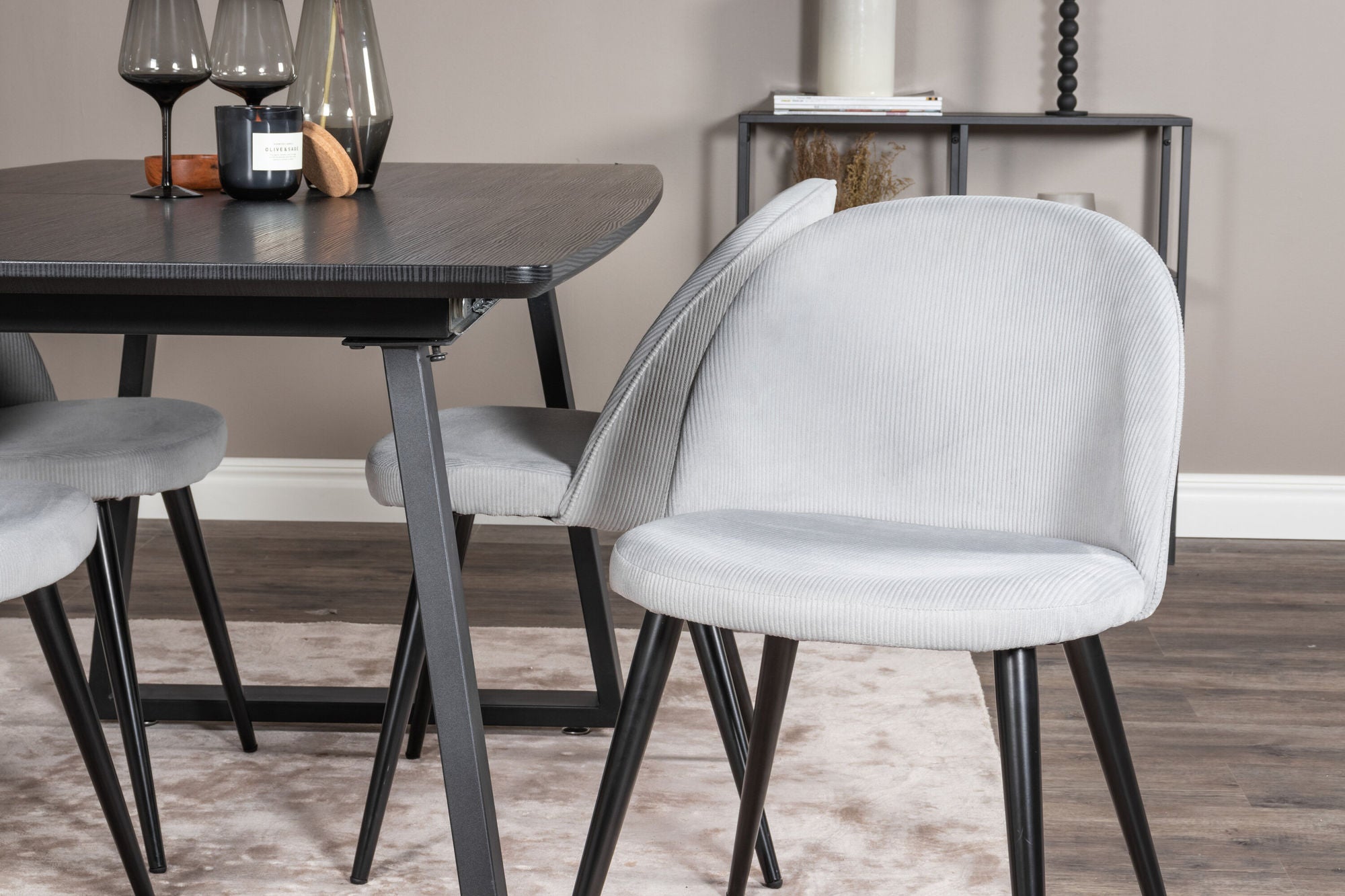 Venture Home Inca Extentionbord - Black top / black Legs+Velvet Spisebordsstol Corduroy - Light Grey / Black_4