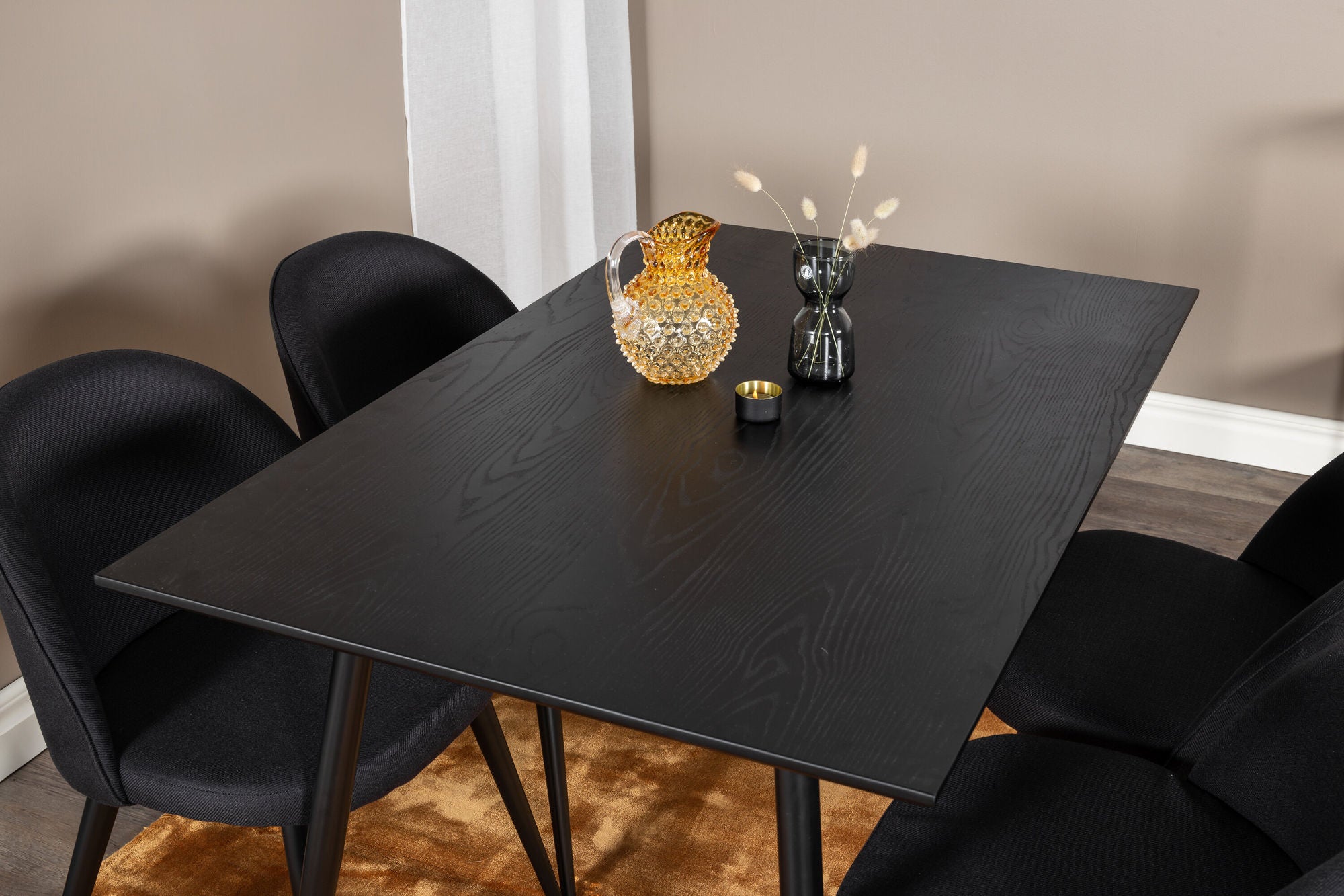 Venture Home Dipp spisebord - 120 cm - Black Veneer - Black Legs w. Brass dipp+Velvet Dining Chiar - Black legs- Black Fabric_4