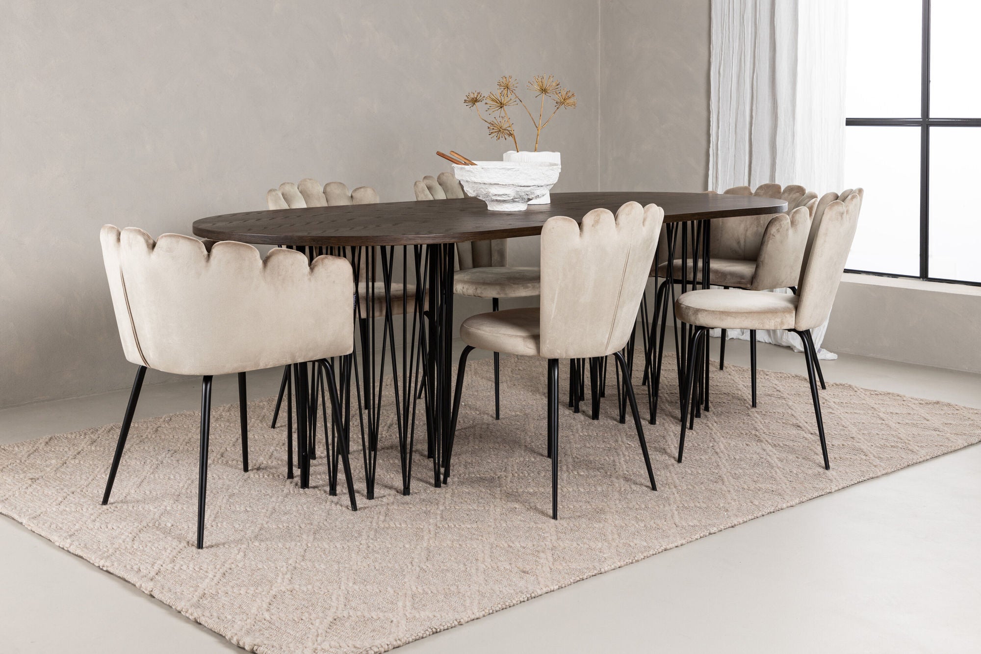 Venture Home Stone oval spisebord - Black / Mocca Veneer +Limhamn Light stol_4+ Limhamn stol - Black / Beige Velvet _2