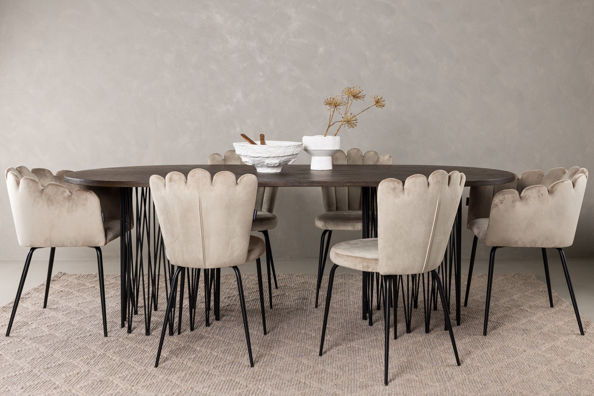 Venture Home Stone oval spisebord - Black / Mocca Veneer +Limhamn Light stol_4+ Limhamn stol - Black / Beige Velvet _2
