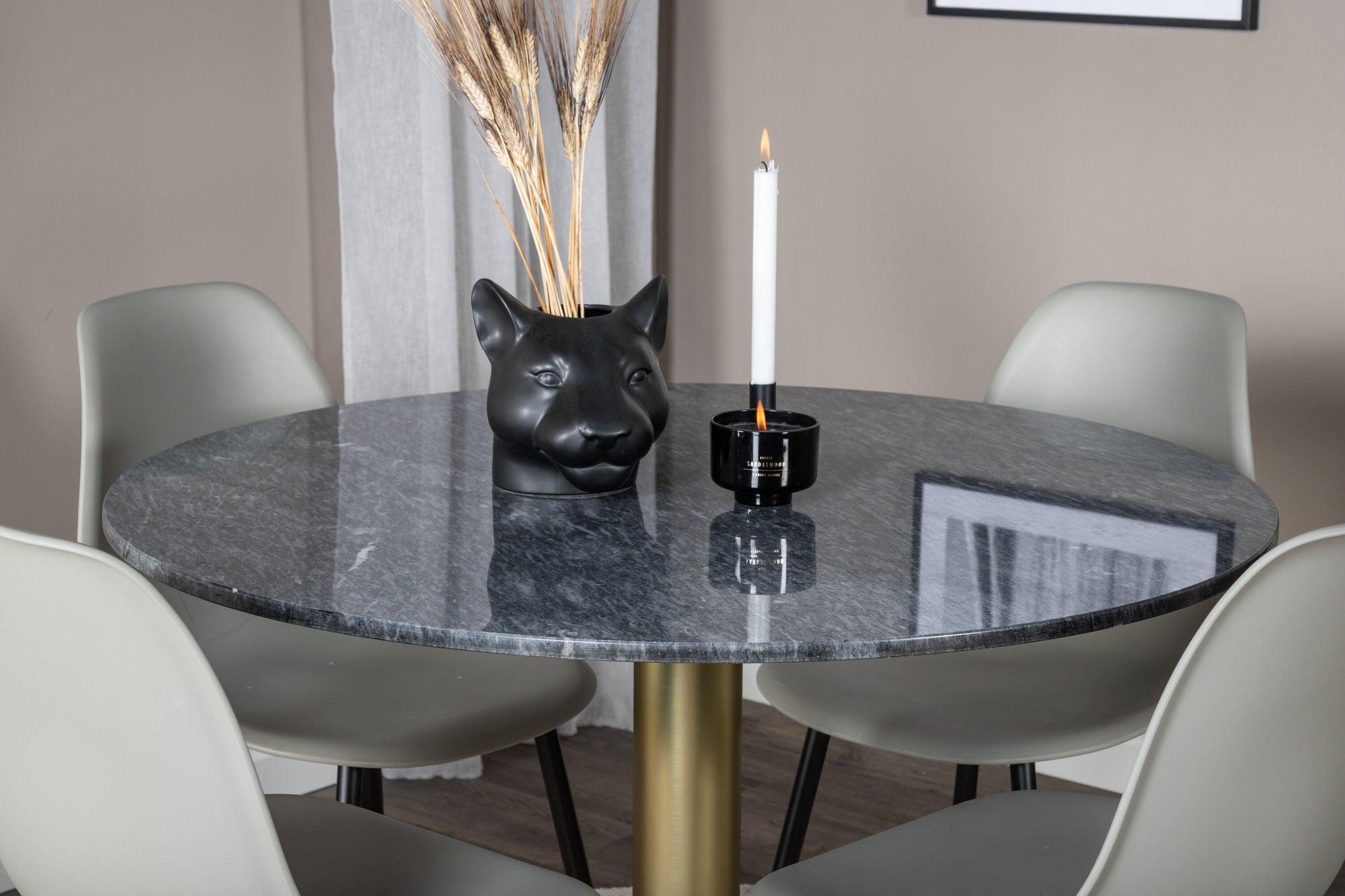 Venture Home Estelle rund spisebord ø106 H75 - Black / Brass+Polar Plastic Spisebordsstol - Black Legs / Grey Plastic_4