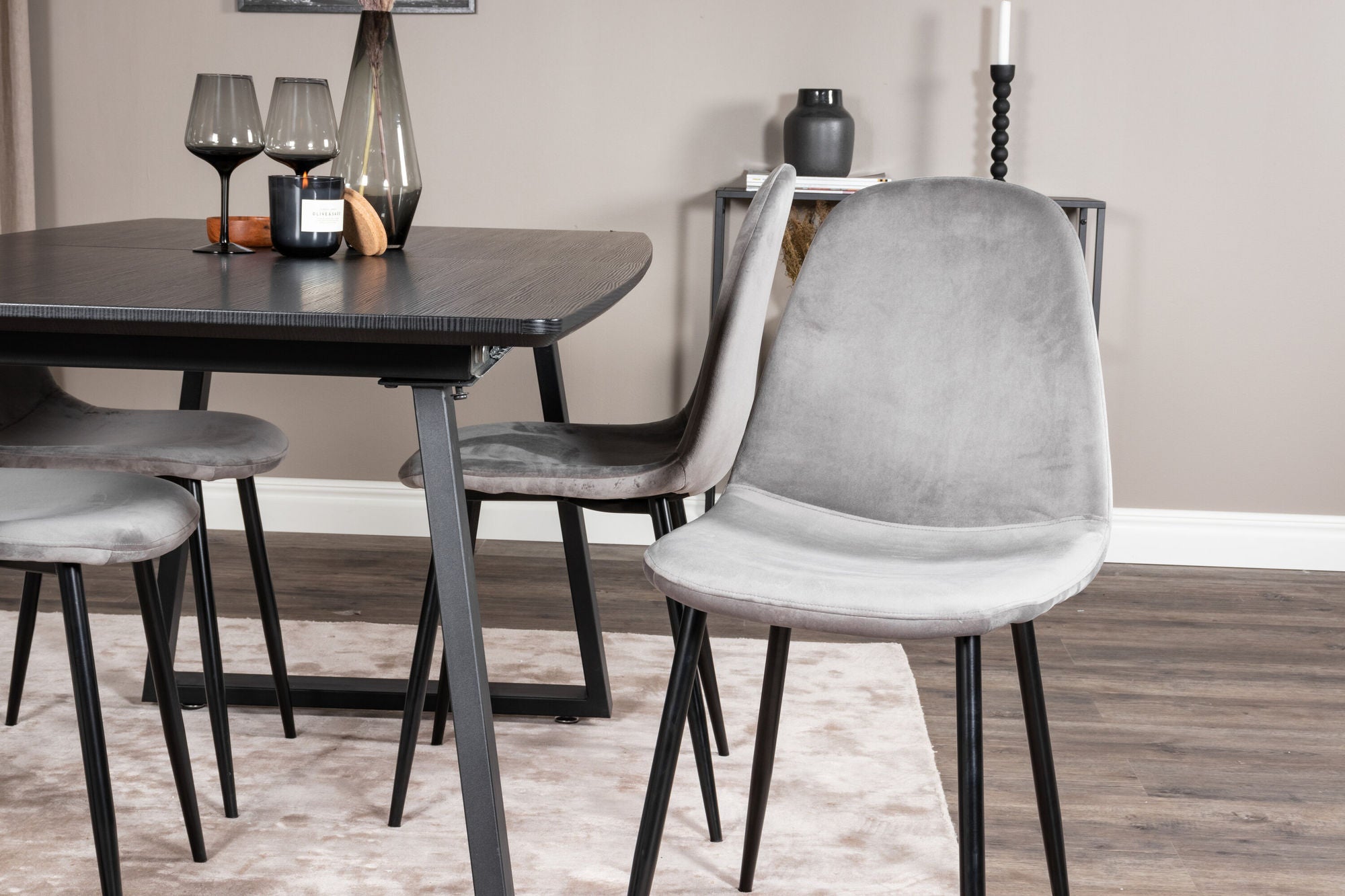 Venture Home Inca Extentionbord - Black top / black Legs+Polar Spisebordsstol - Black legs / Light Grey Velvet (ersätter 19902-885)_4