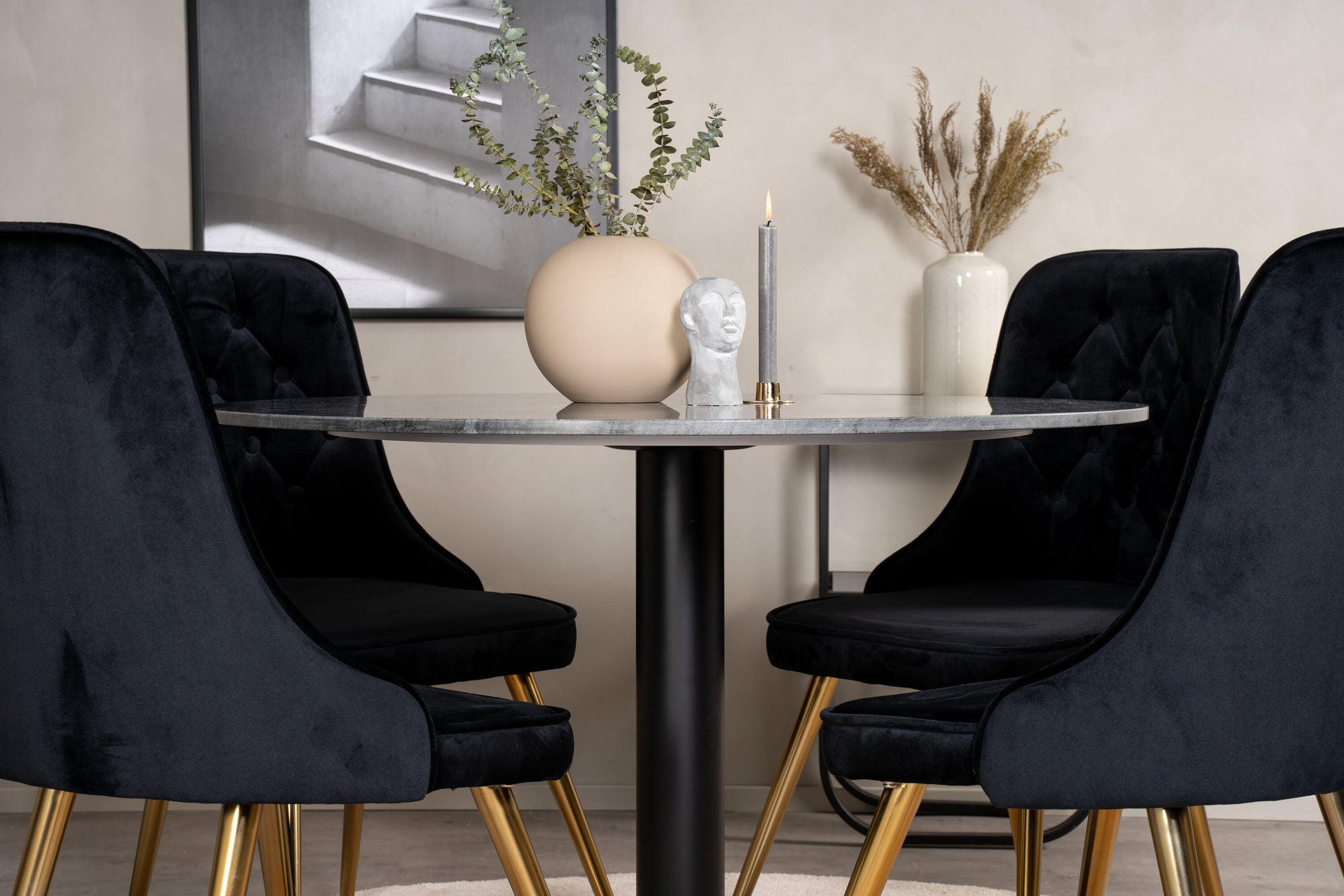 Venture Home Estelle spisebord round 106cm Grey Marble / Black Legs - Velvet Deluxe stol - Black/Matt Brass Leg 4