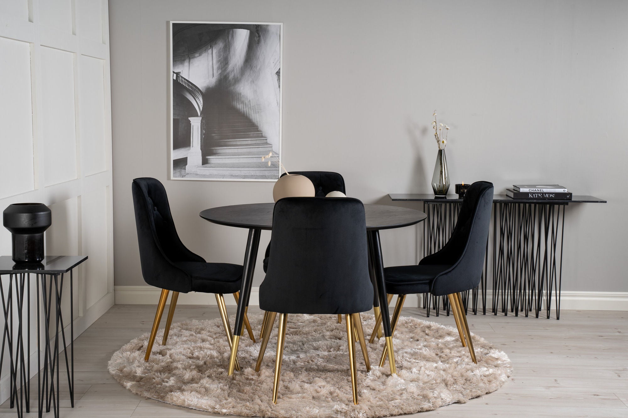 Venture Home Dipp spisebord - 115cm - Black Veneer / black legs w brass dipp - Velvet Deluxe stol - Black/Matt Brass Leg 4