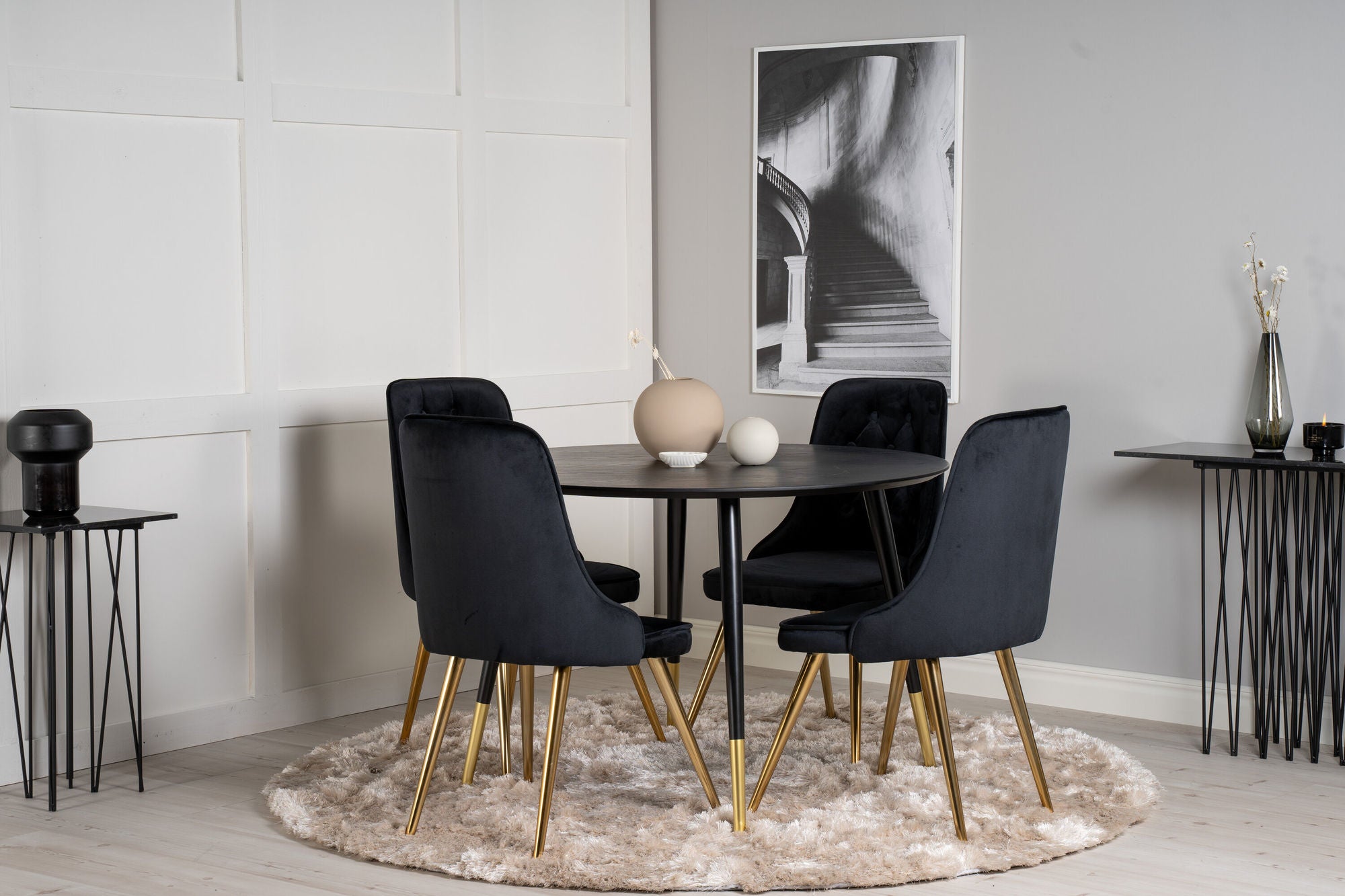 Venture Home Dipp spisebord - 115cm - Black Veneer / black legs w brass dipp - Velvet Deluxe stol - Black/Matt Brass Leg 4