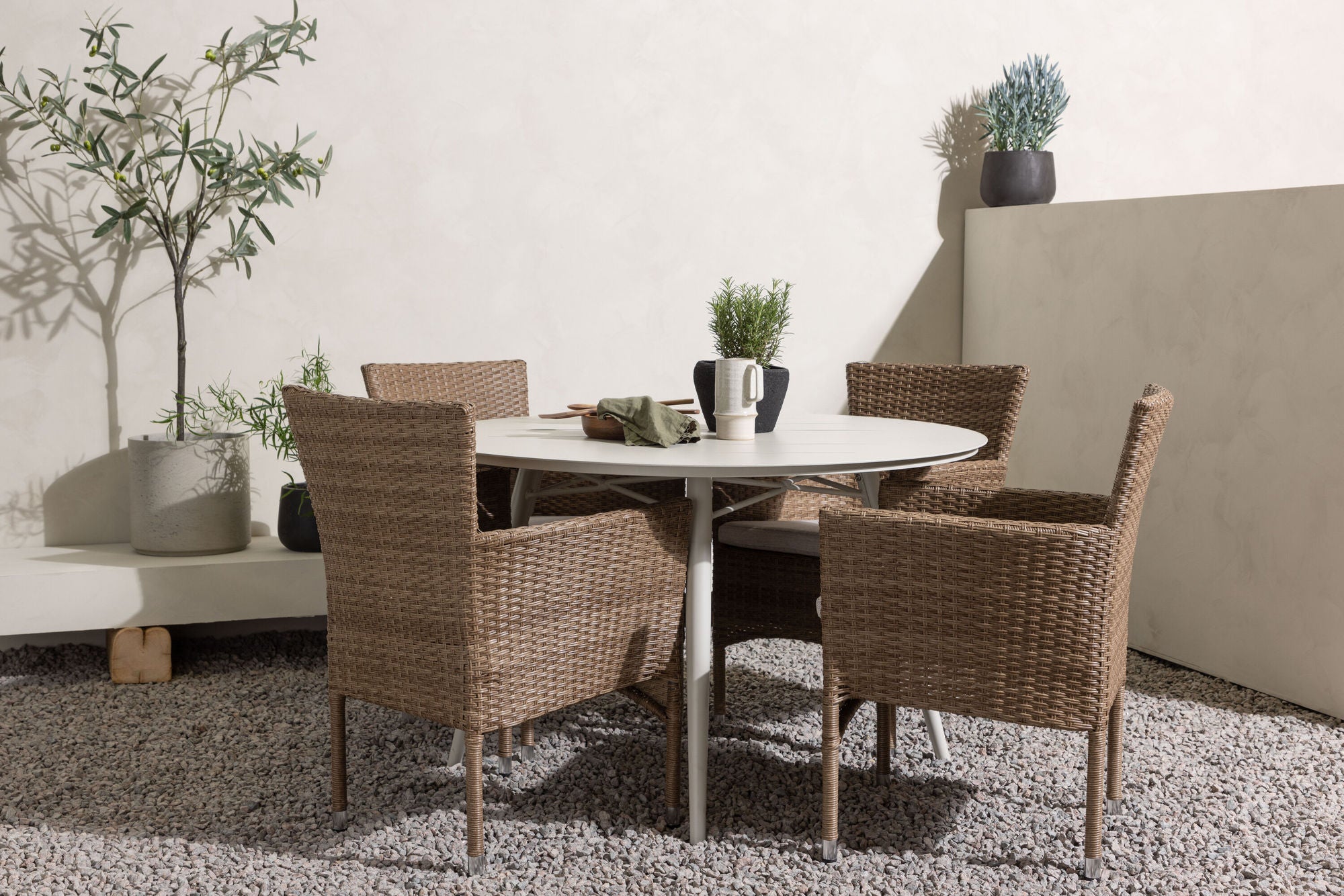 Venture Home Lina spisebord - Beige - rund 120 cm +Malina Diningchair Alumnium - Nature / Wicker _4