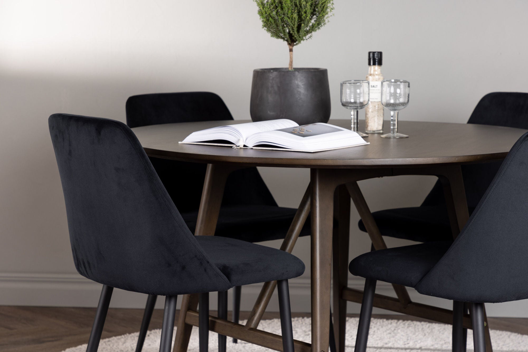 Venture Home Kaseidon spisebord - rund - Rubberwood / Dark Brown MDF +Night Spisebordsstol - Black / Black Velvet _4