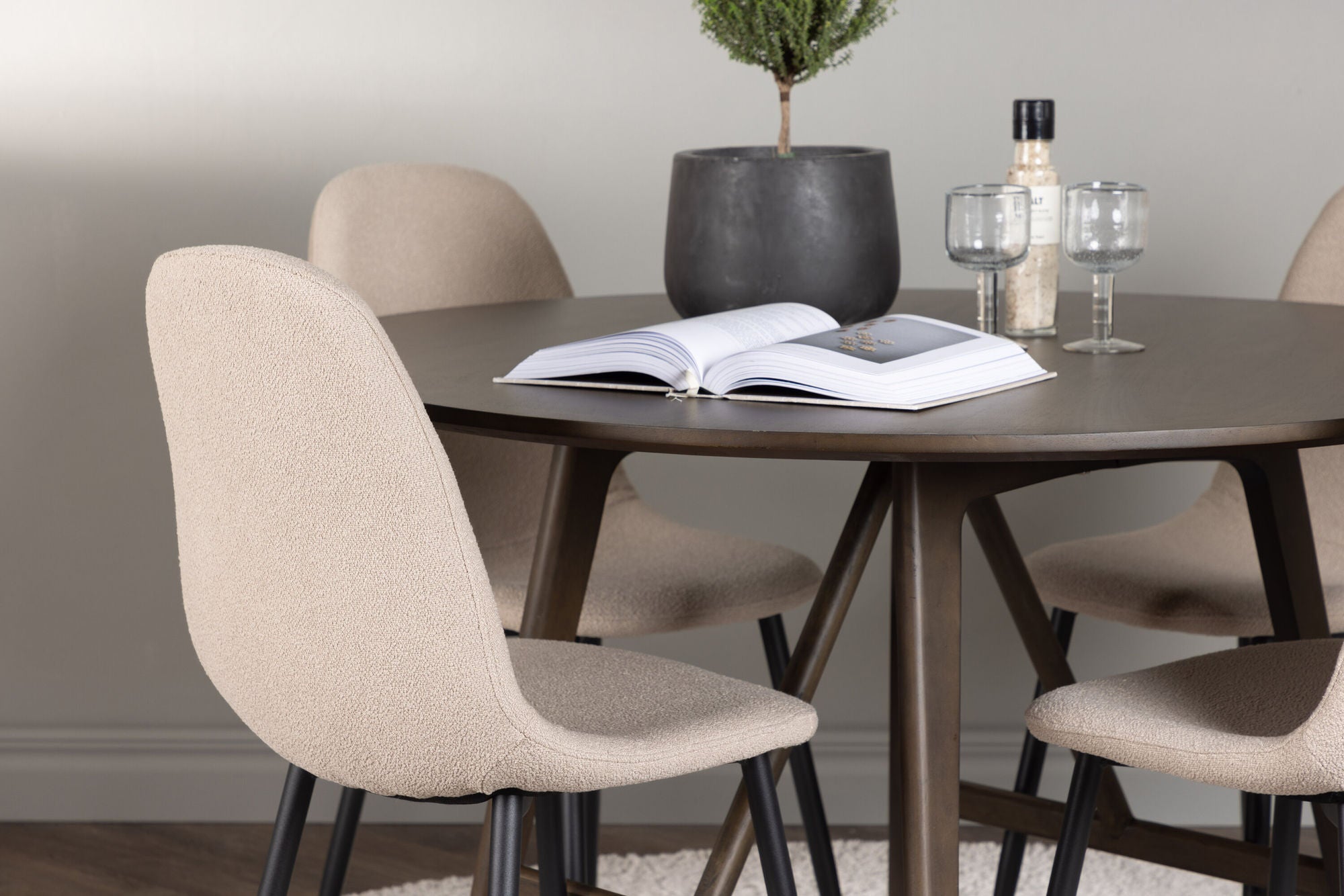 Venture Home Kaseidon spisebord - rund - Rubberwood / Dark Brown MDF +Polar Spisebordsstol - Black / Beige Boucle _4