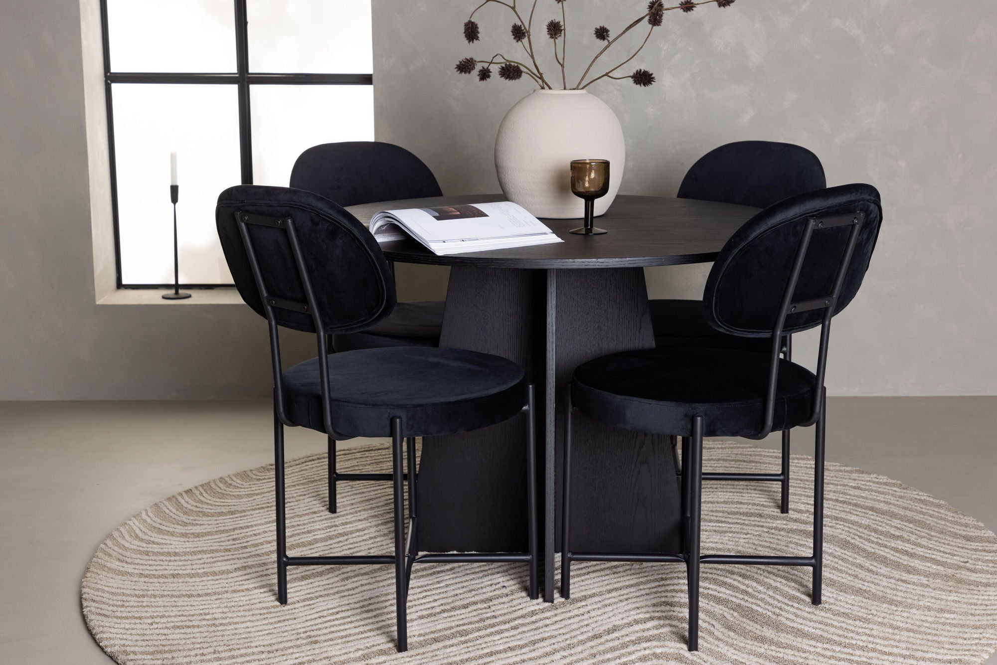 Venture Home Bootcut rund spisebord - Black / Black Fanéer +Stella Spisebordsstol - Black / Black Velvet _4
