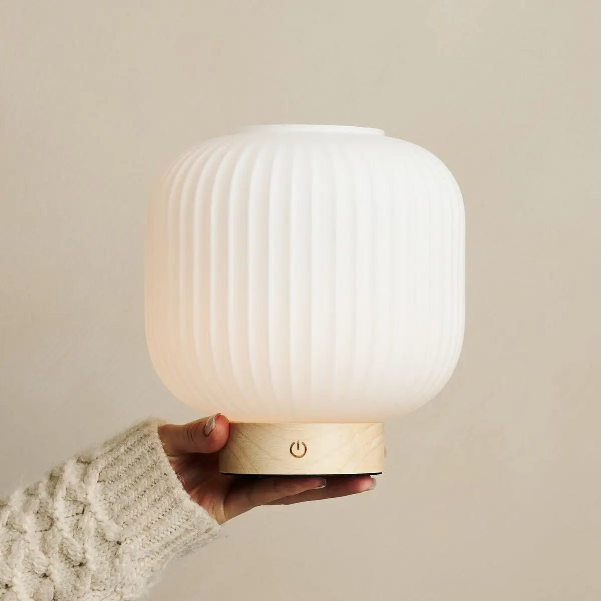 Lyla lysebrun unik genopladelig bordlampe