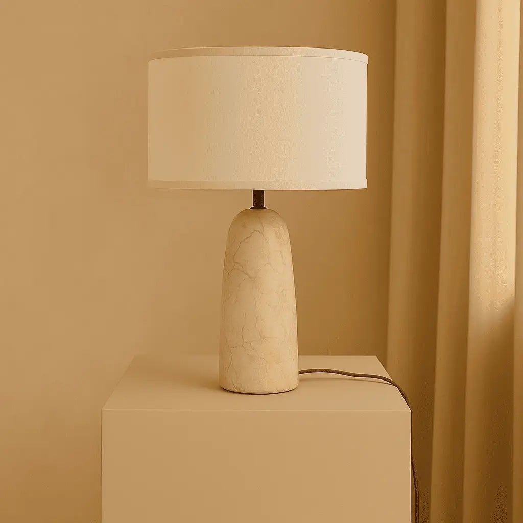 Charlotte marmor bordlampe