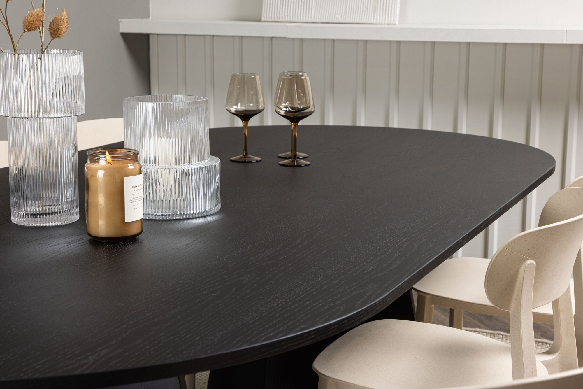 Venture Home Bootcut Oval spisebord - Black / Black Fanéer +Åstol Spisebordsstol - Nature Wood plastic composite _6