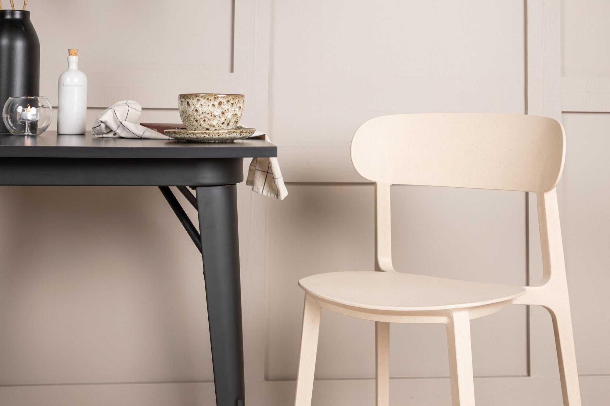 Venture Home Tempe spisebord - Black / Black MDF +Åstol Spisebordsstol - Nature Wood plastic composite _2
