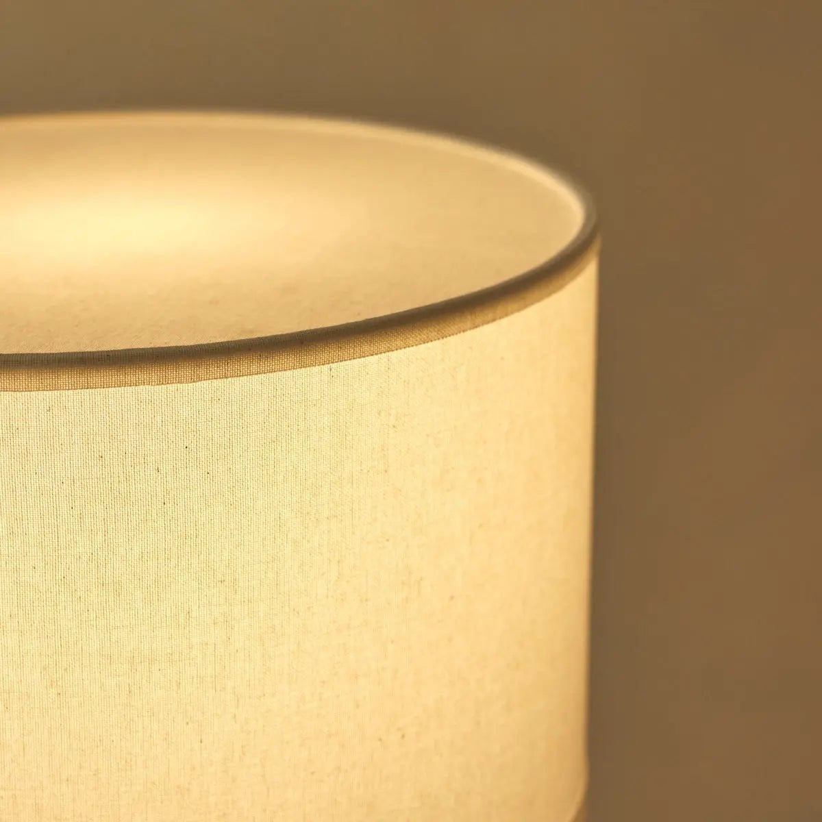 Isla travertin bordlampe