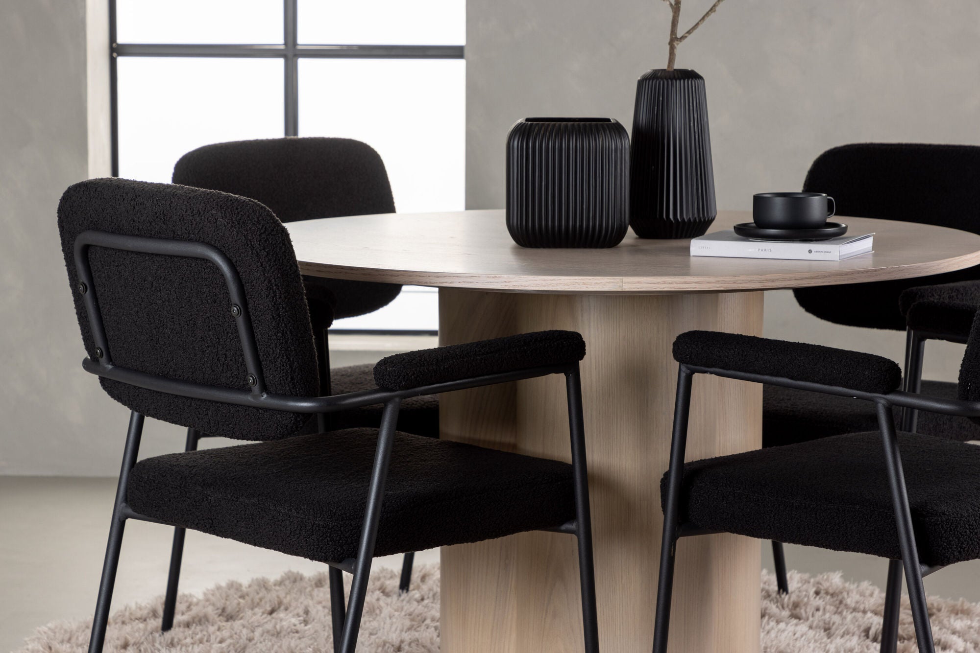 Venture Home Olivia spisebord - White Wash Veneer +Yesterday Spisebordsstol - Black / Black Boucle _4