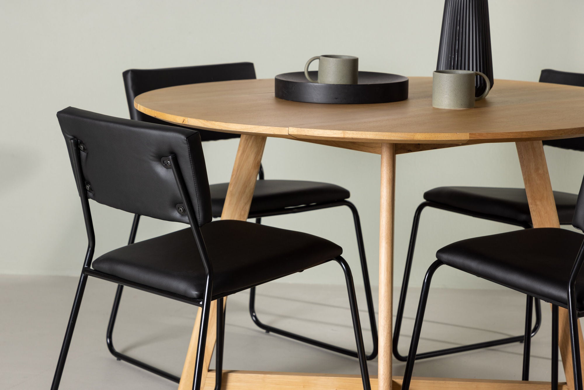 Venture Home Yakidon spisebord - Rubberwood / Oaklook MDF +Kenth stol - Black / Black PU _4