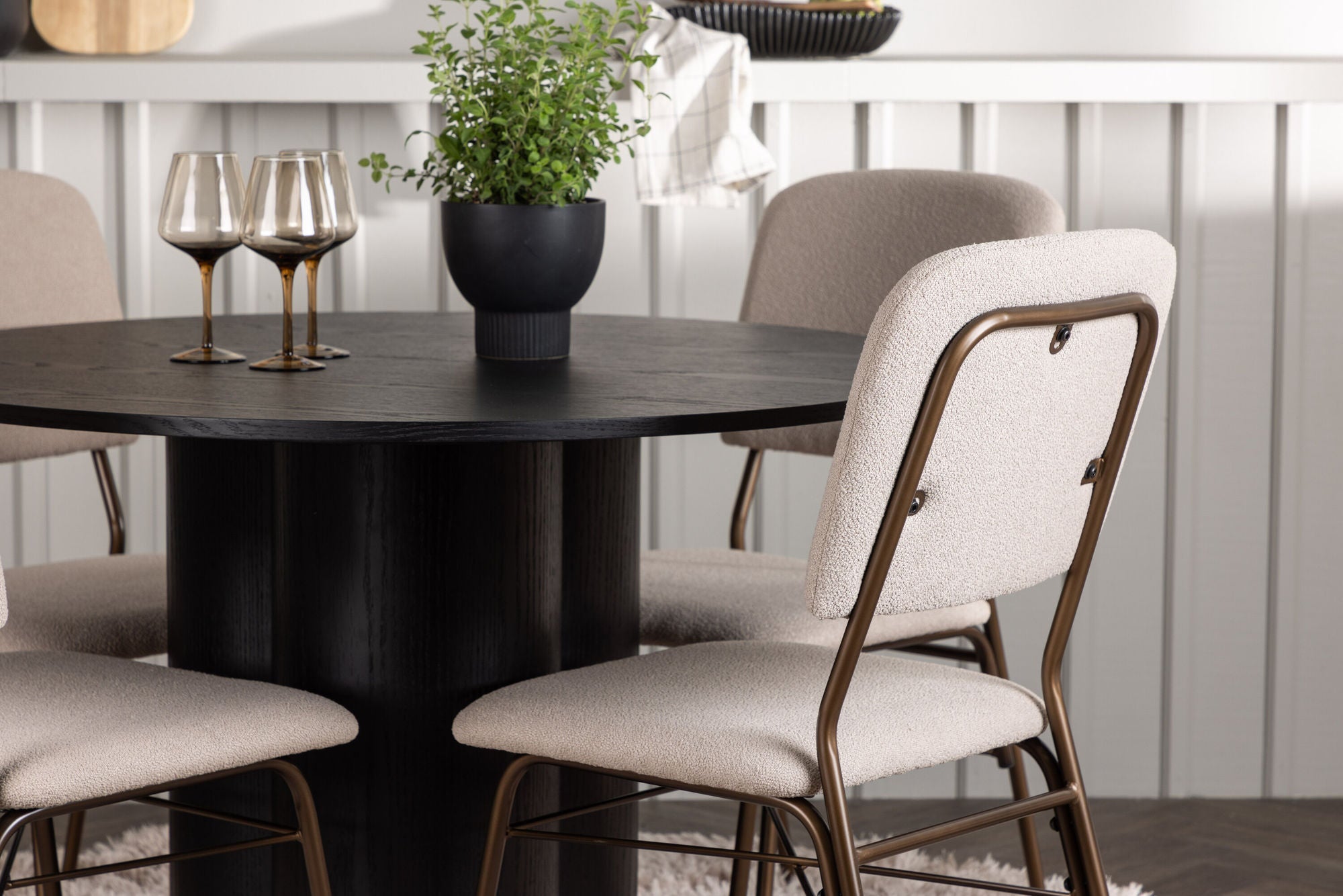 Venture Home Olivia spisebord - Black / Black Veneer +Seda Spisebordsstol - Matte brown / Beige Fabric _4