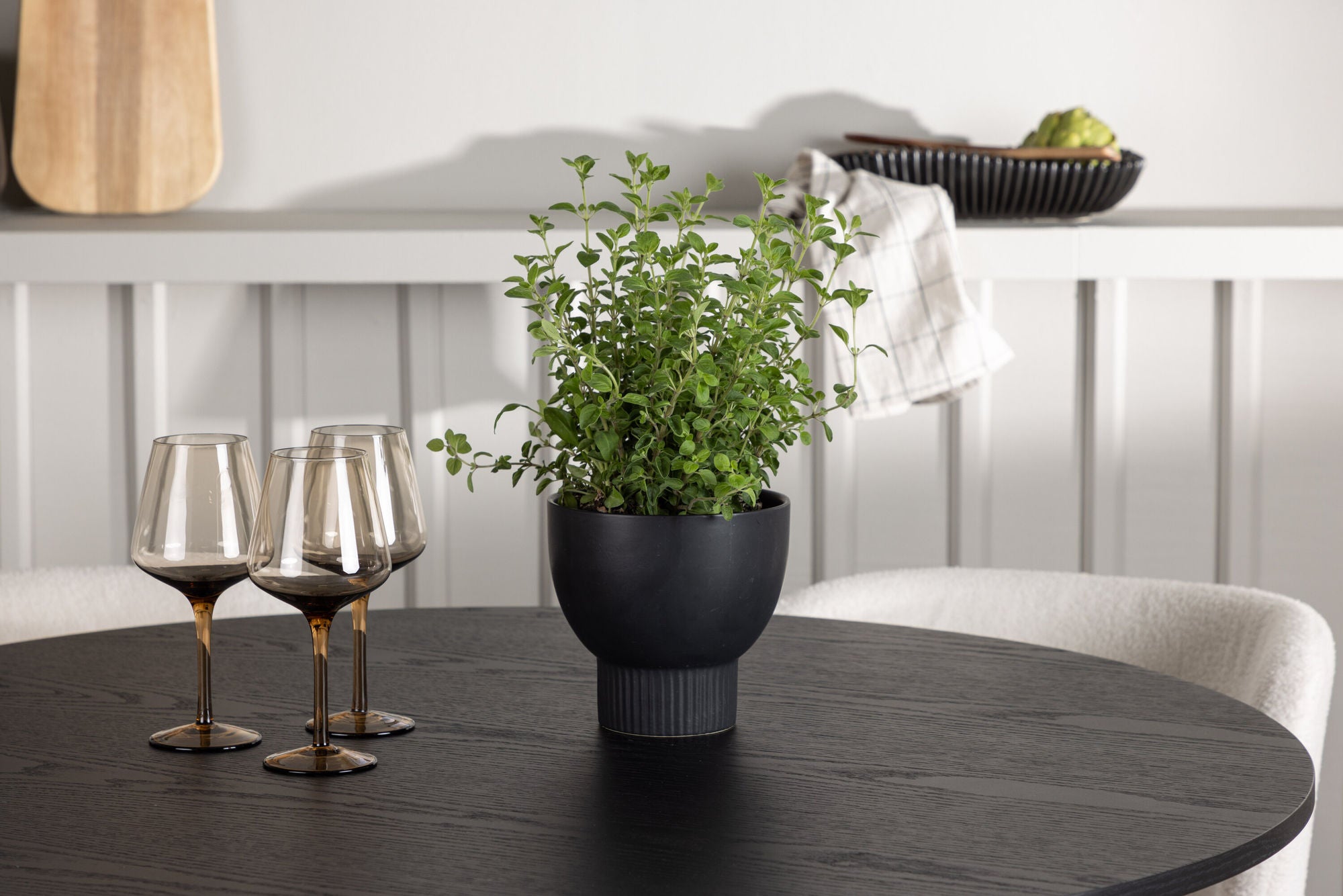 Venture Home Olivia spisebord - Black / Black Veneer +Edina Spisebordsstol - Black / White Boucle _4