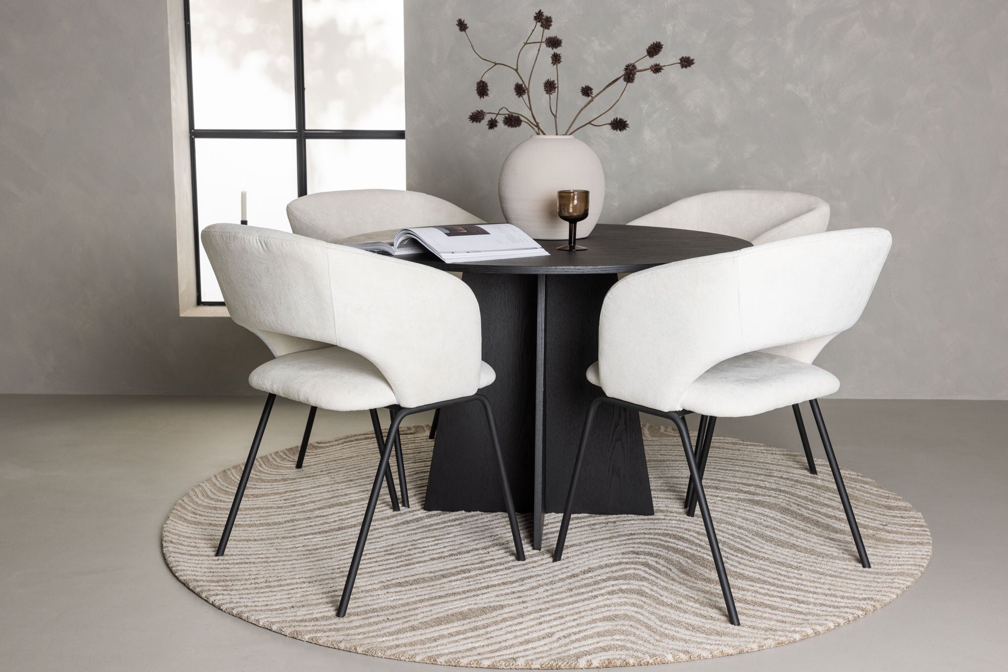 Venture Home Bootcut rund spisebord - Black / Black Fanéer +Day Spisebordsstol - Matte black / White Linen _4