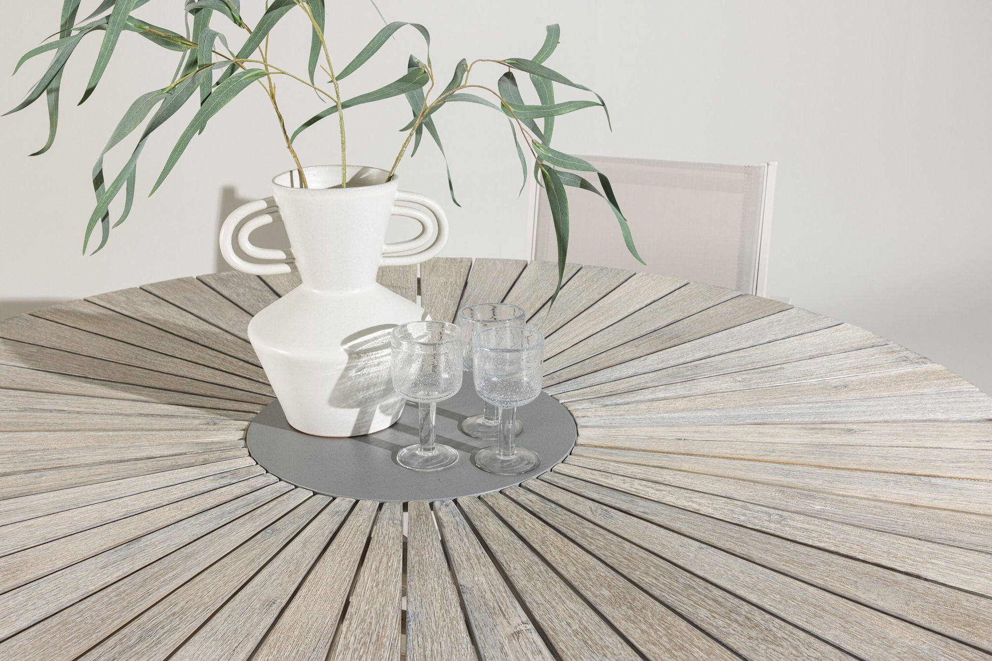 Venture Home Rives - bord ø 150 - Antique White Acacia / Grey Stone