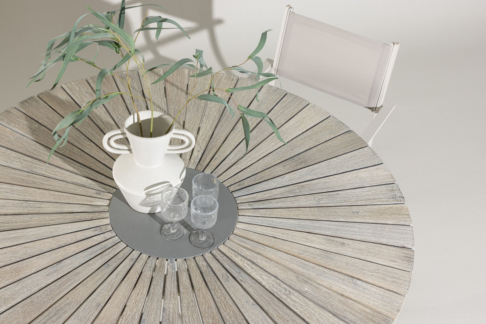 Venture Home Rives - bord ø 150 - Antique White Acacia / Grey Stone