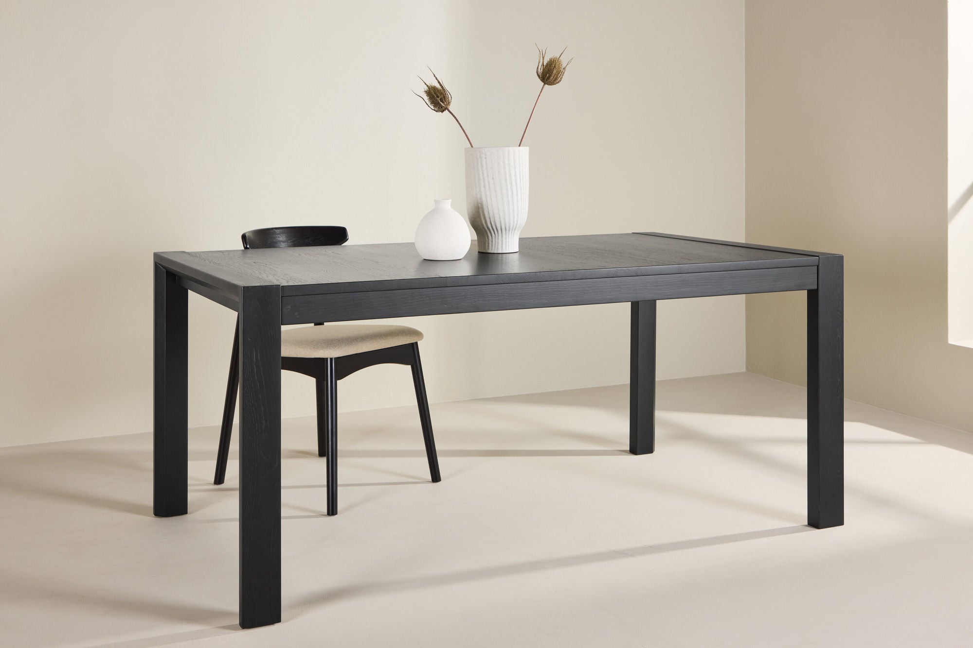 Vind Slider spisebord 250x95x75 cm - Black / Solid Oak Veneer